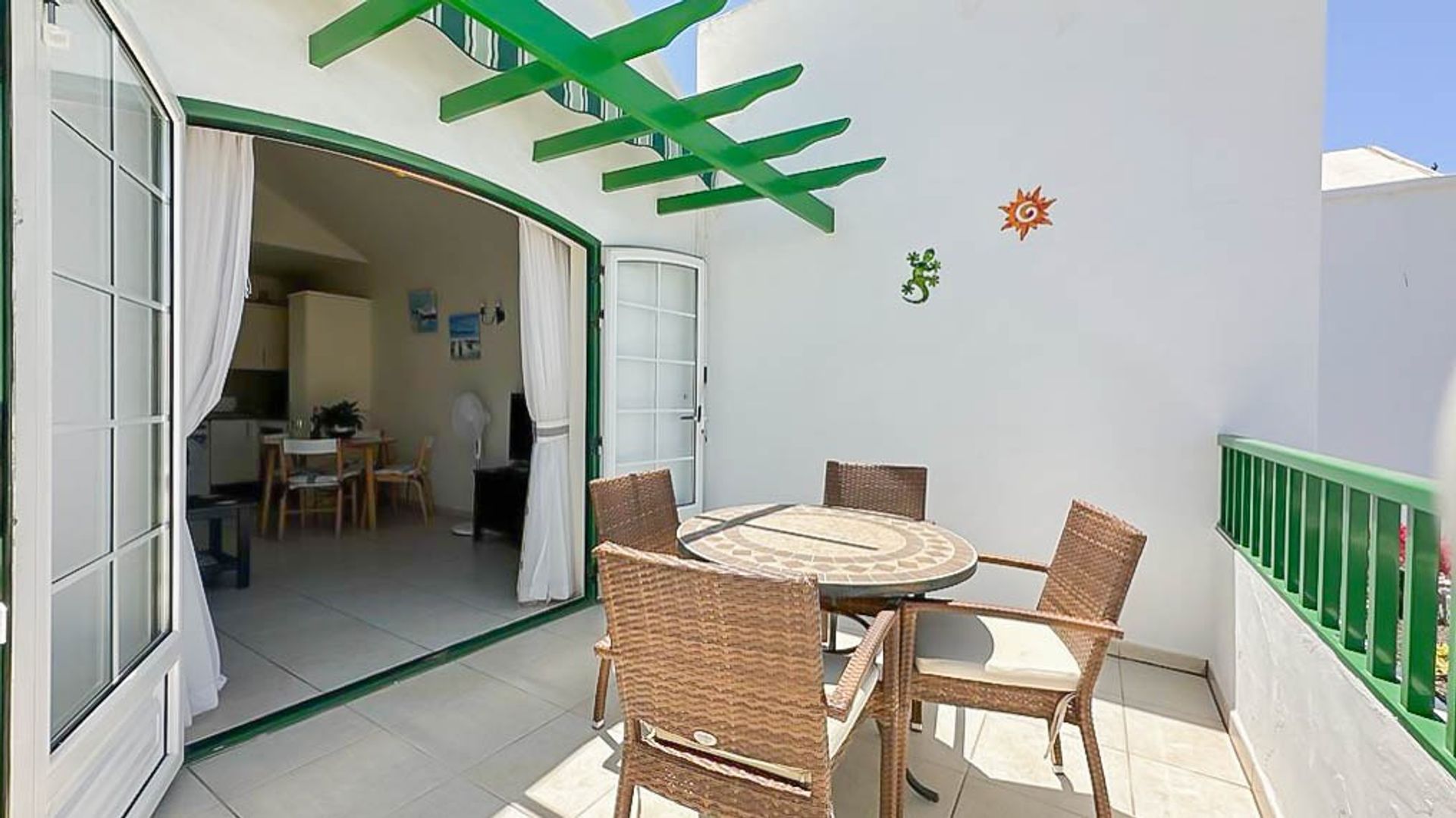 Condominium in Tías, Canarias 12040137