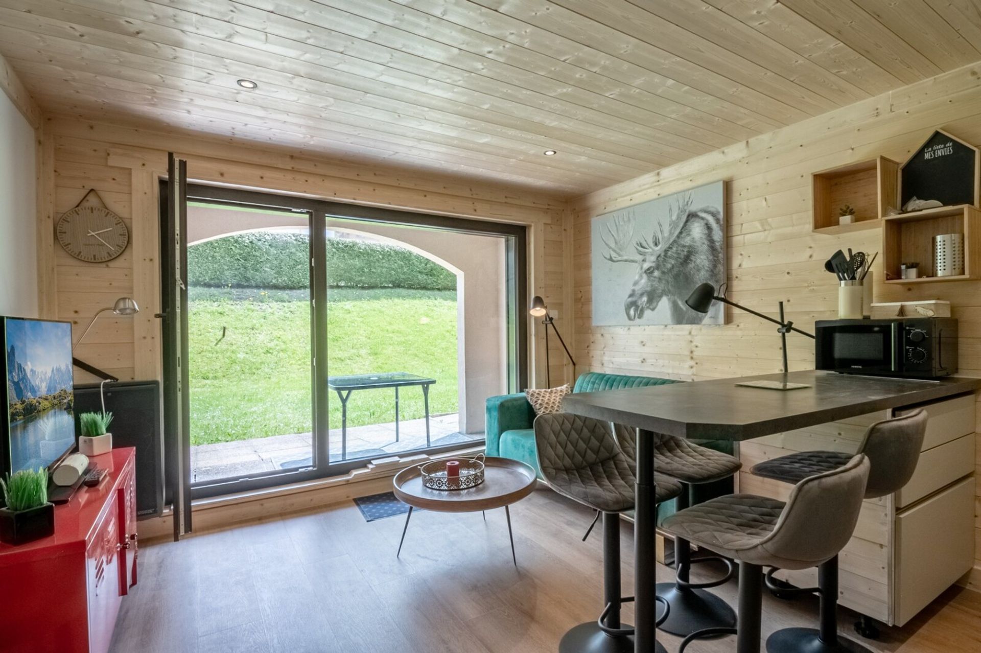 Condominium in Les Houches, Auvergne-Rhône-Alpes 12040813