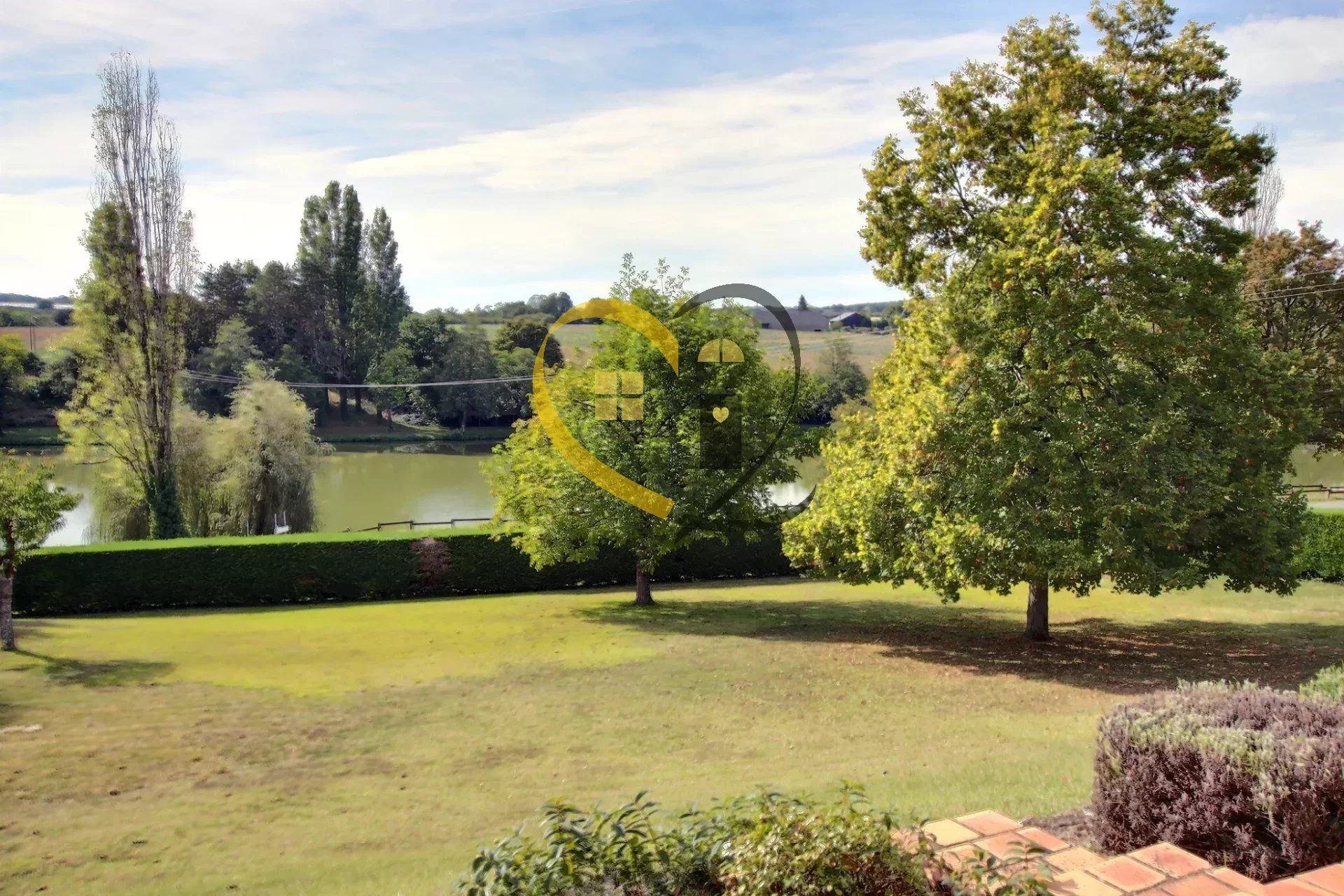 بيت في Saint-Martin-d'Auxigny, Centre-Val de Loire 12040924