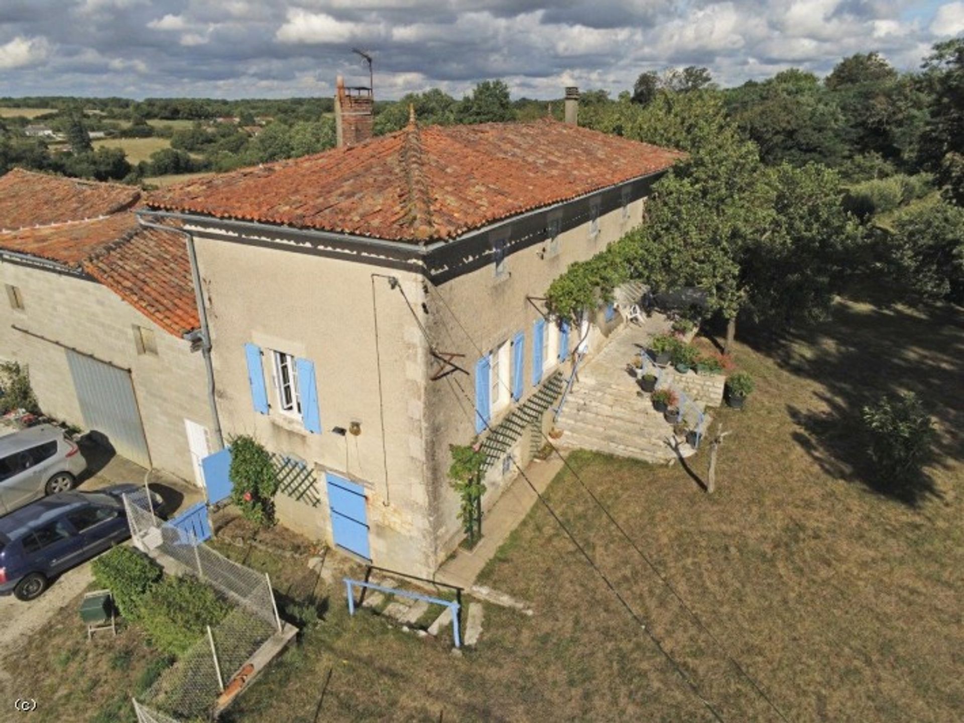 Rumah di Champagne-Mouton, Nouvelle-Aquitaine 12045999