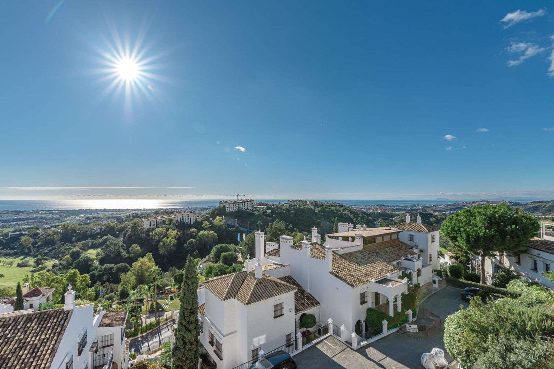 Condominium in Benahavis, Andalusia 12046801