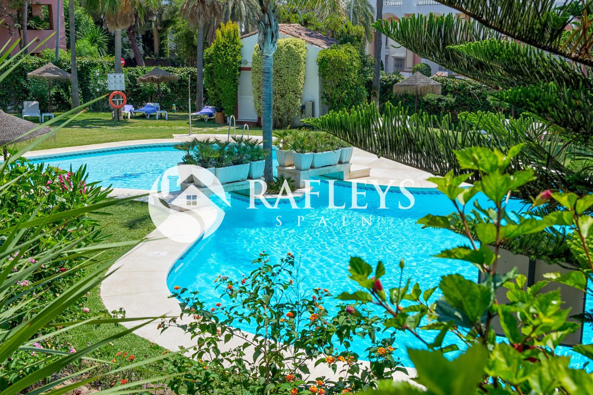 Condominium dans Marbella, Andalusia 12047036