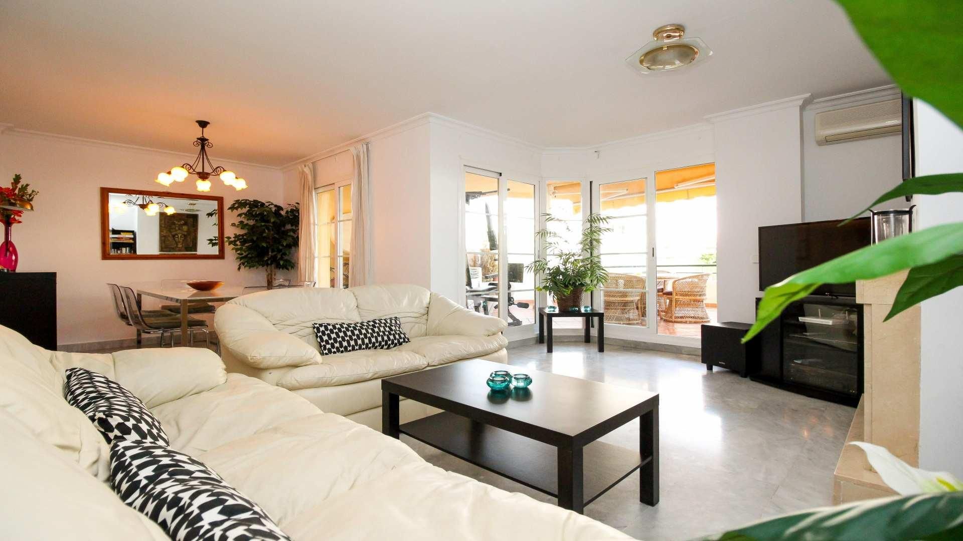 Condominium in Marbella, Andalusië 12047037