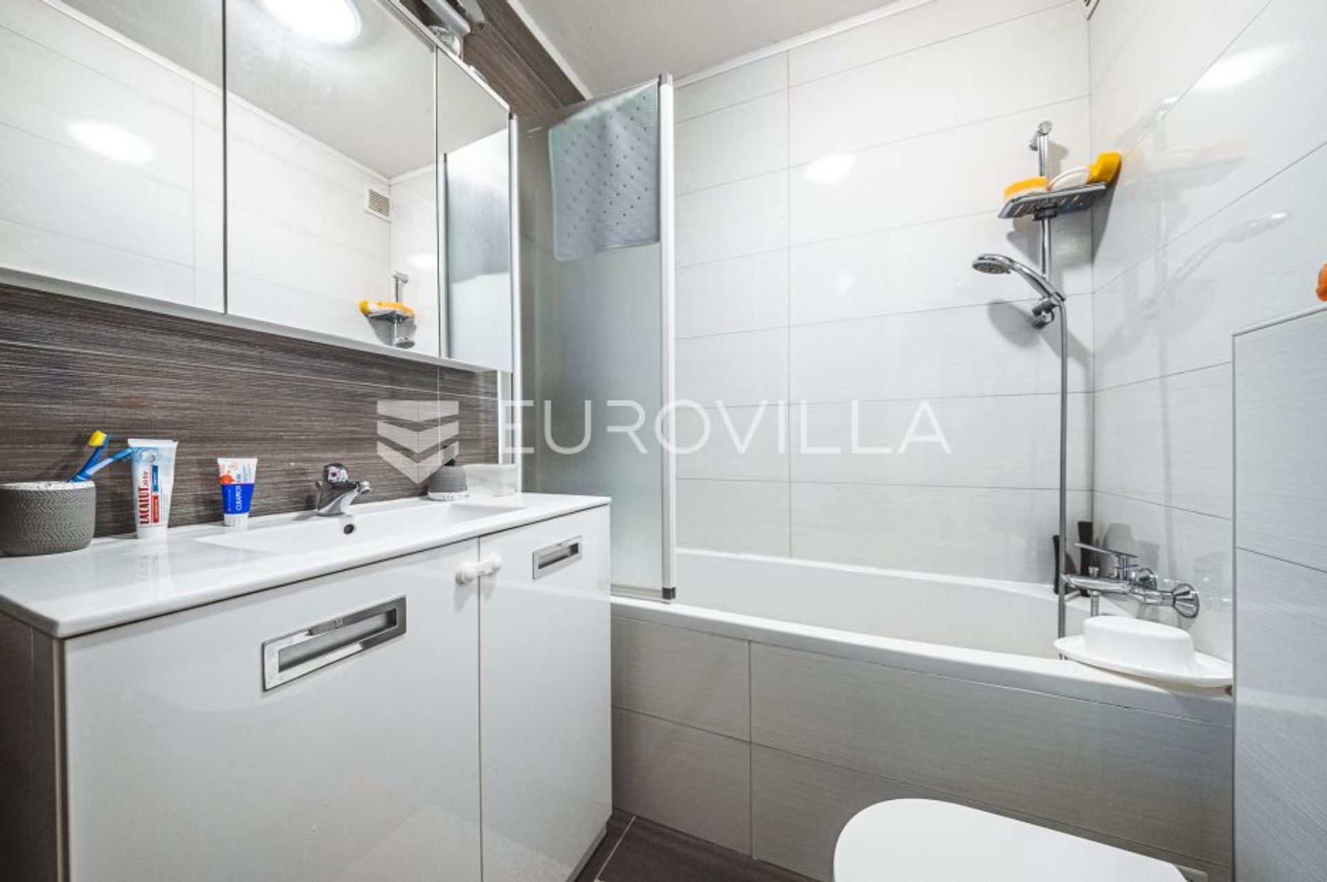 Condominio en Zagreb,  12048044