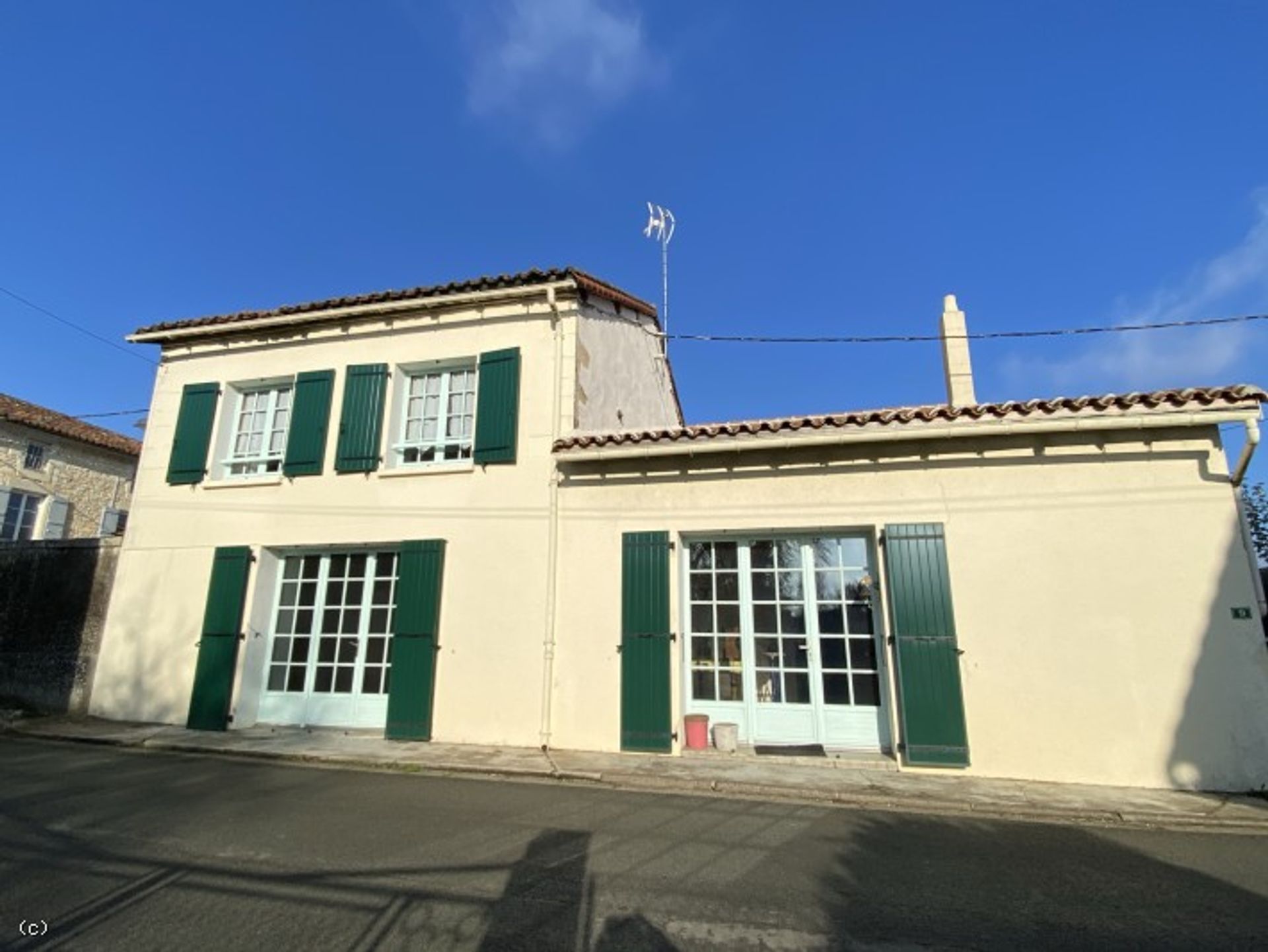 Huis in Verteuil-sur-Charente, Nouvelle-Aquitanië 12049036