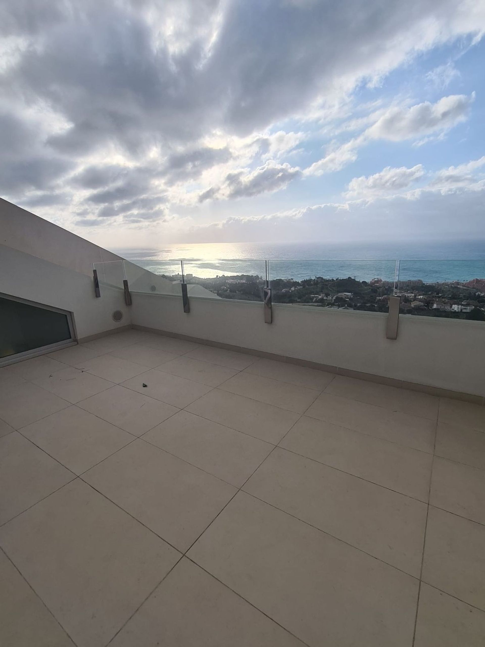 Condominio nel Benalmádena, Andalucía 12050564