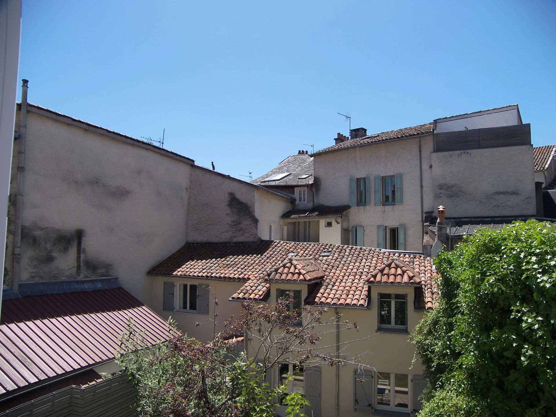 Condominium in Aurillac, Auvergne-Rhône-Alpes 12051767