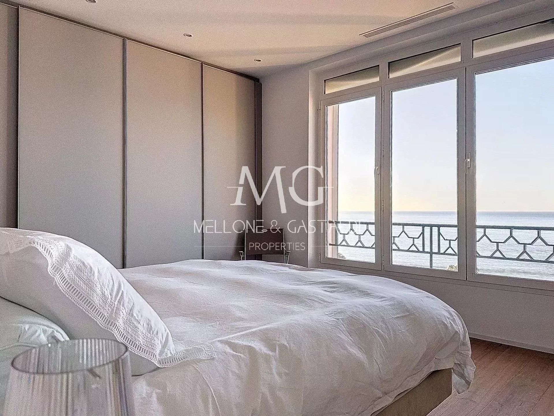 Condominio nel Cannes, Alpes-Maritimes 12051796