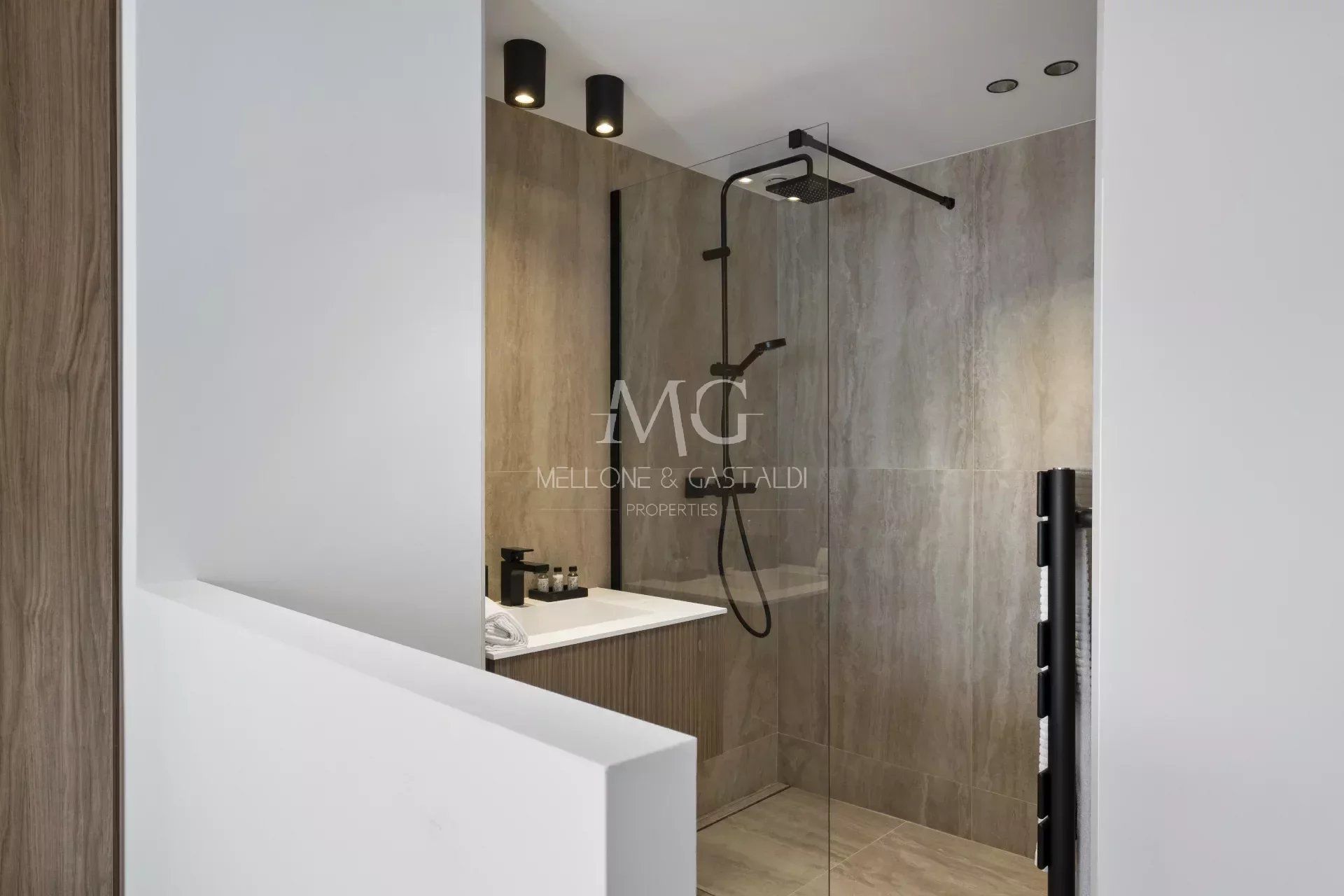 Condominio en Cannes, Alpes-Maritimes 12051859