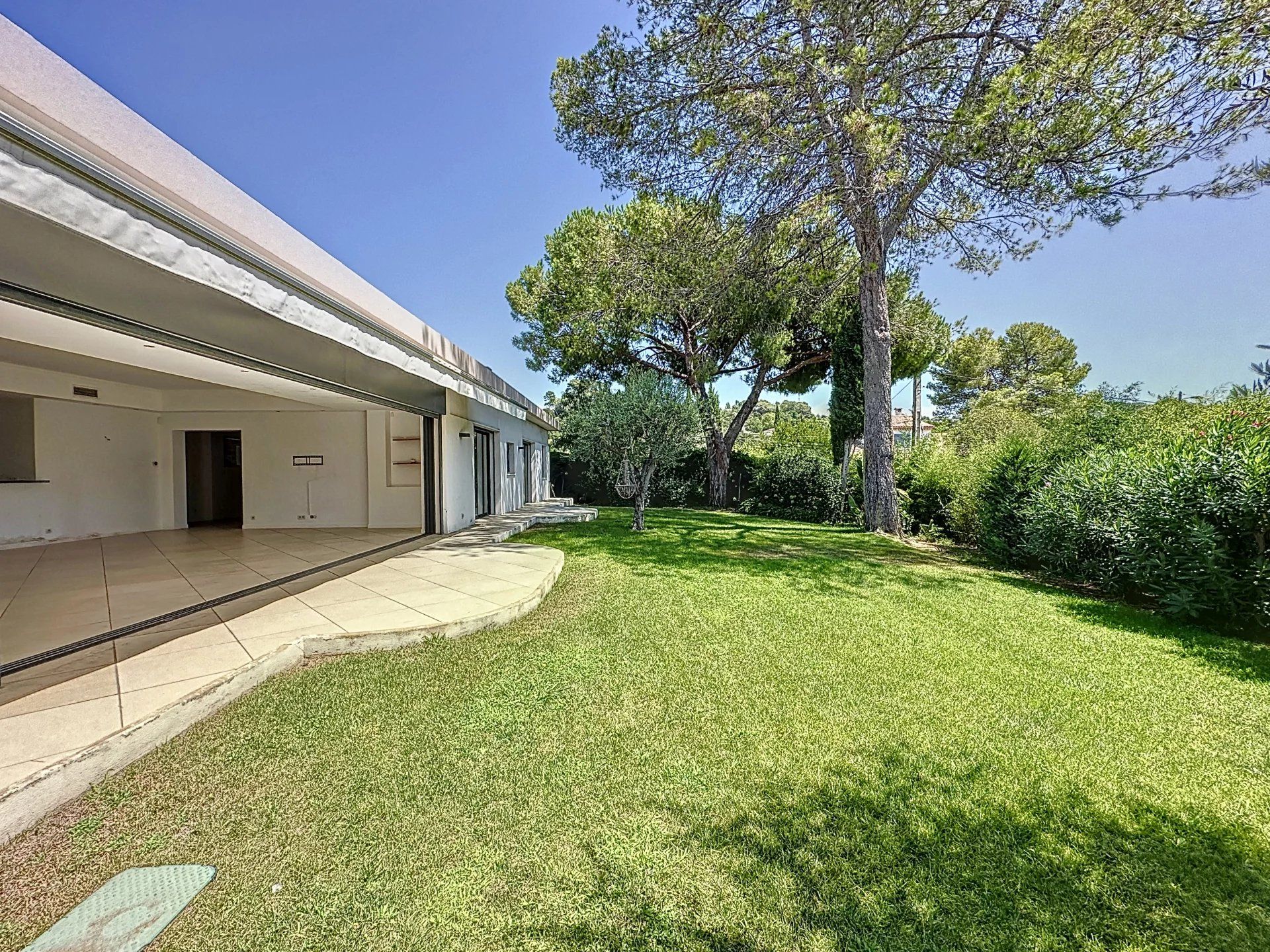 rumah dalam Mougins, Alpes-Maritimes 12052851