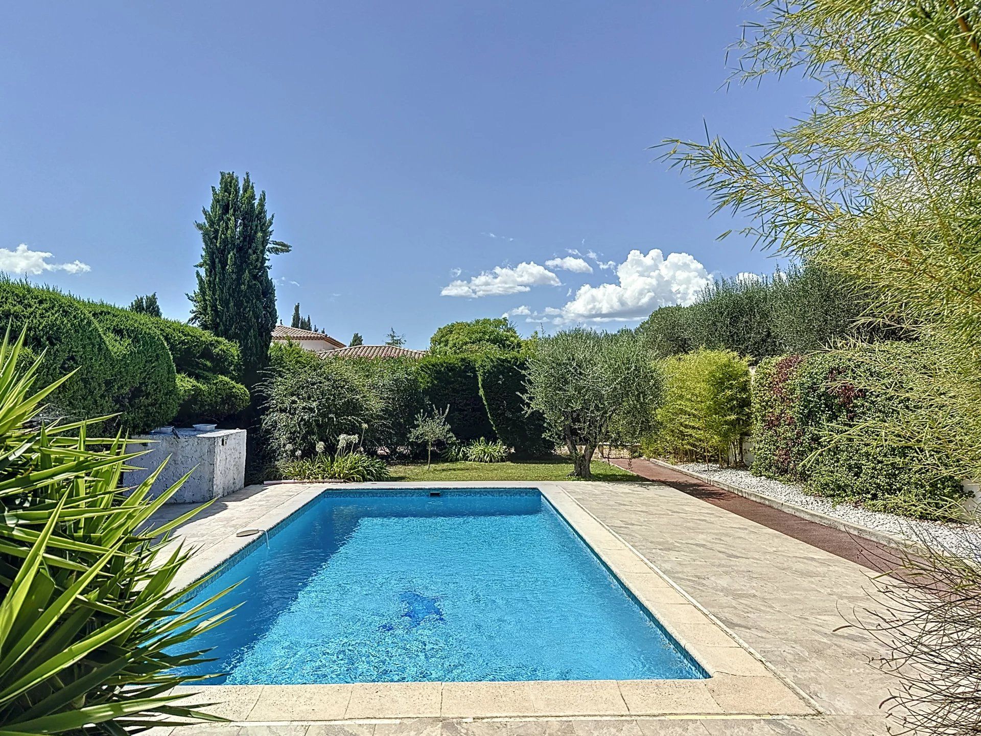 rumah dalam Mougins, Provence-Alpes-Côte d'Azur 12052851