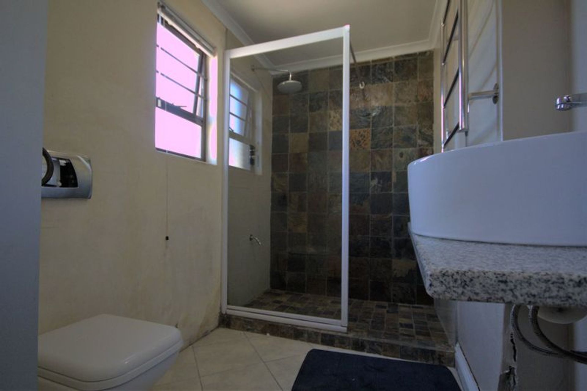 House in Cape Town, Western Cape 12053702