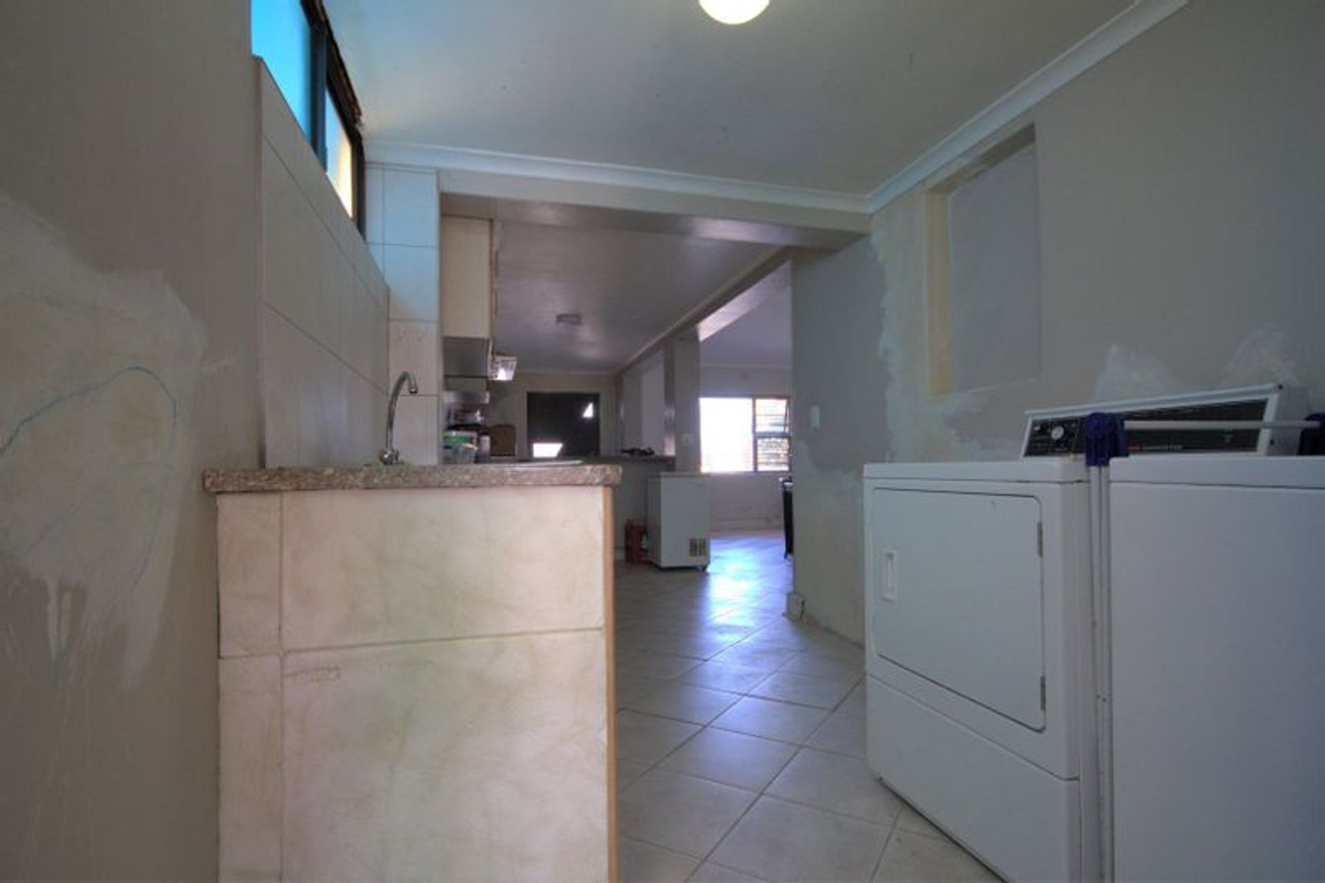 House in Cape Town, Western Cape 12053702