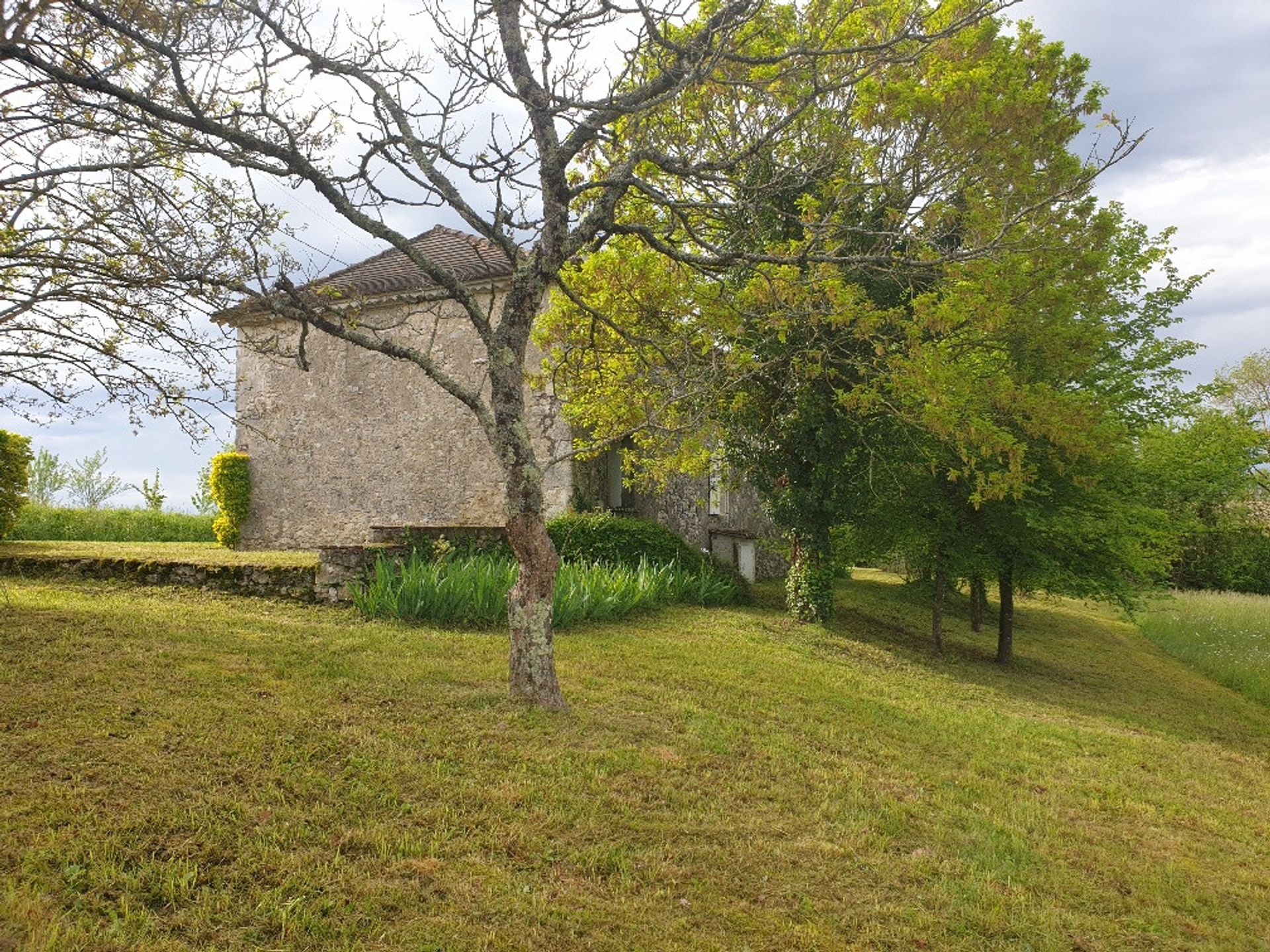 σπίτι σε Lalandusse, Nouvelle-Aquitaine 12055219