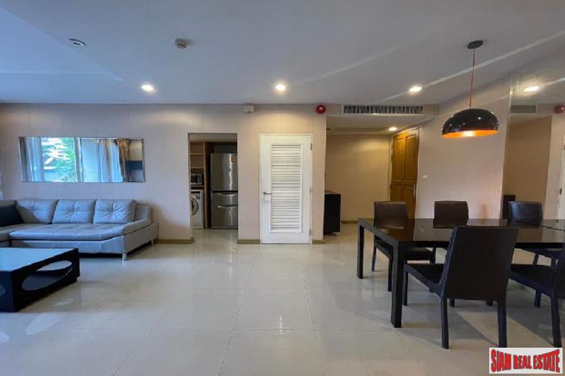 Condominium in Watthana, Krung Thep Maha Nakhon 12056363