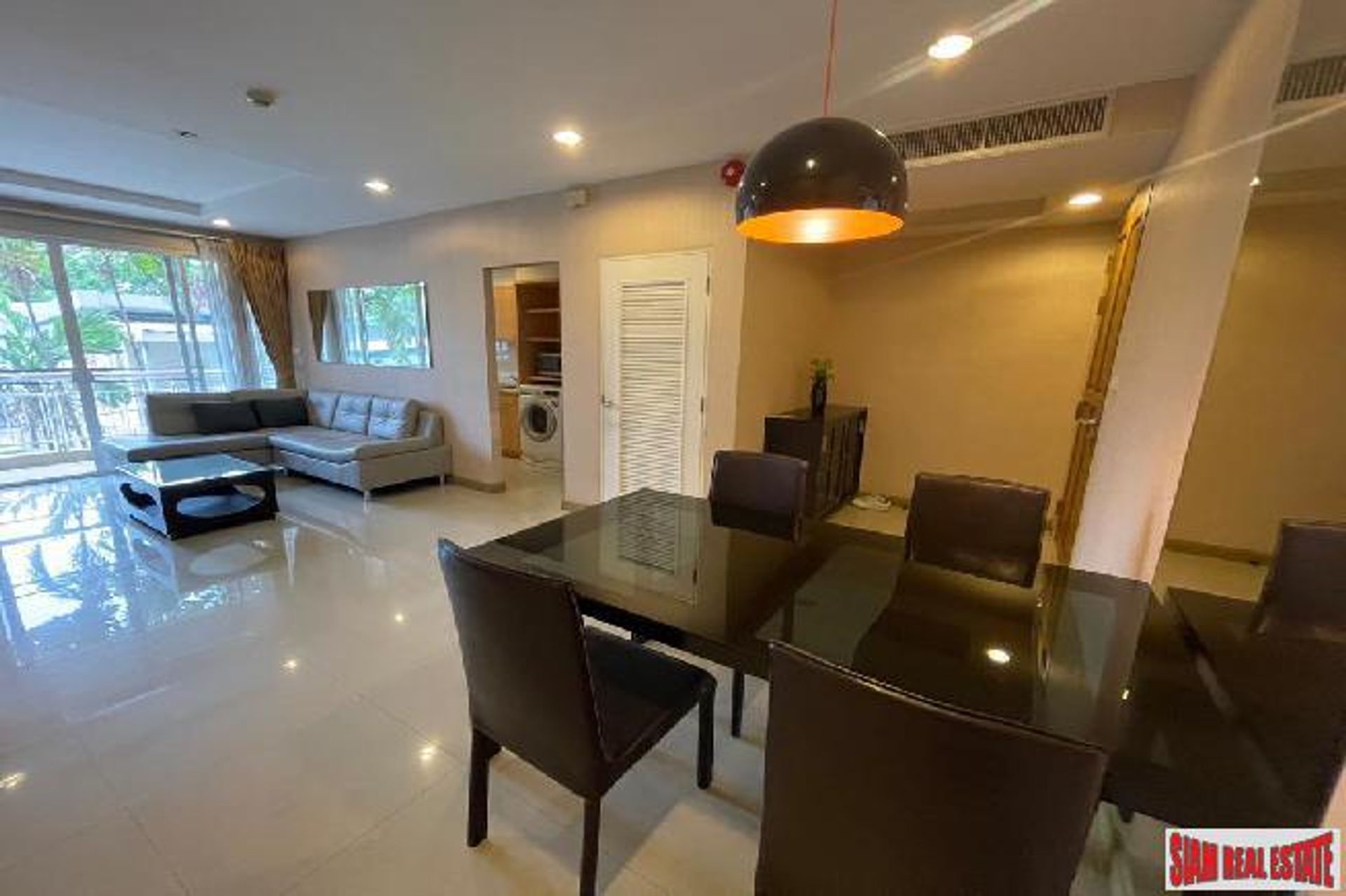 Condominium in Watthana, Krung Thep Maha Nakhon 12056363