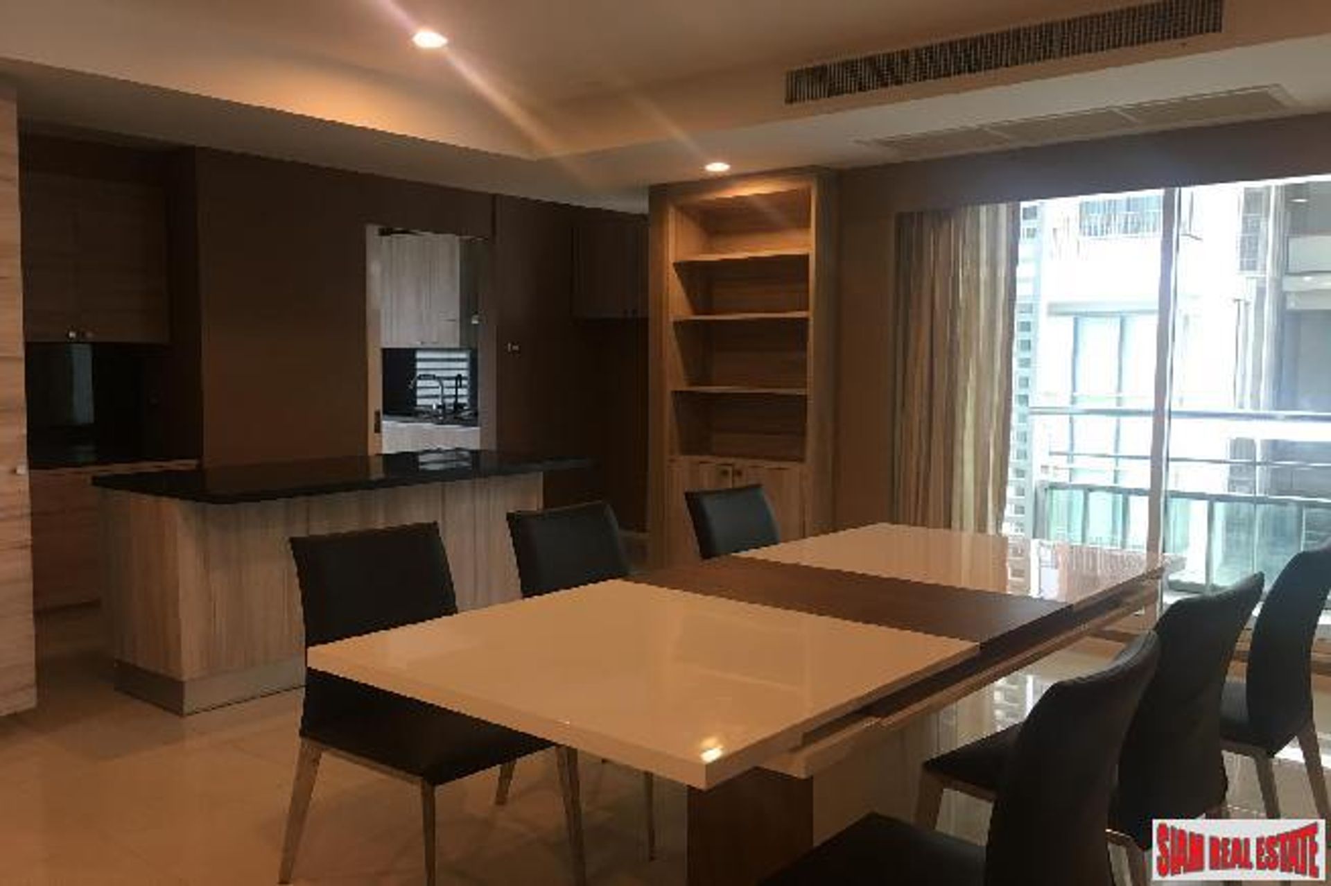 Condominium in Watthana, Krung Thep Maha Nakhon 12056383