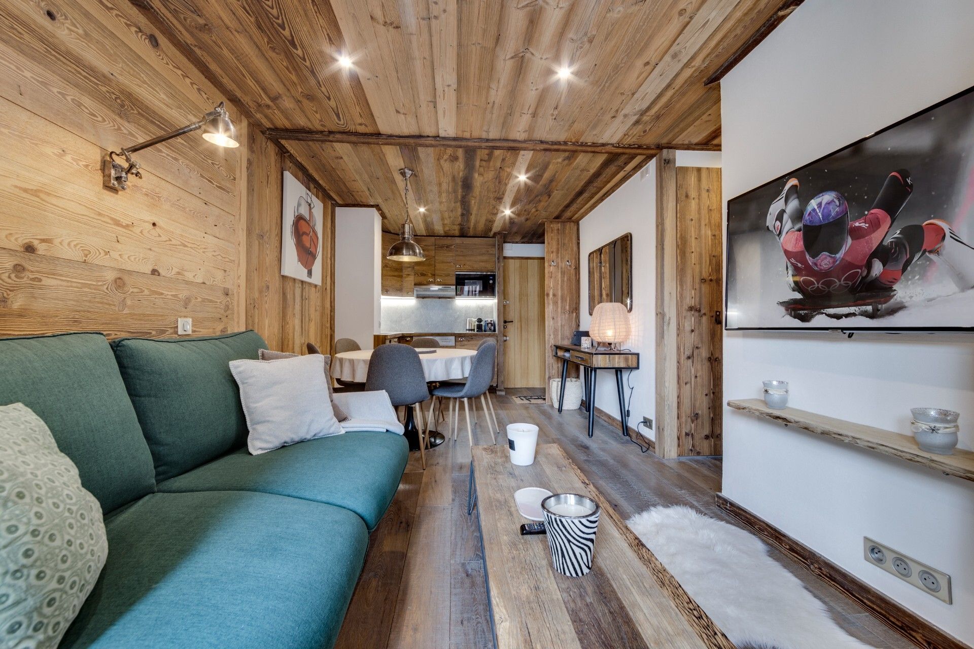 Condominium in Val-d'Isère, Auvergne-Rhône-Alpes 12057071