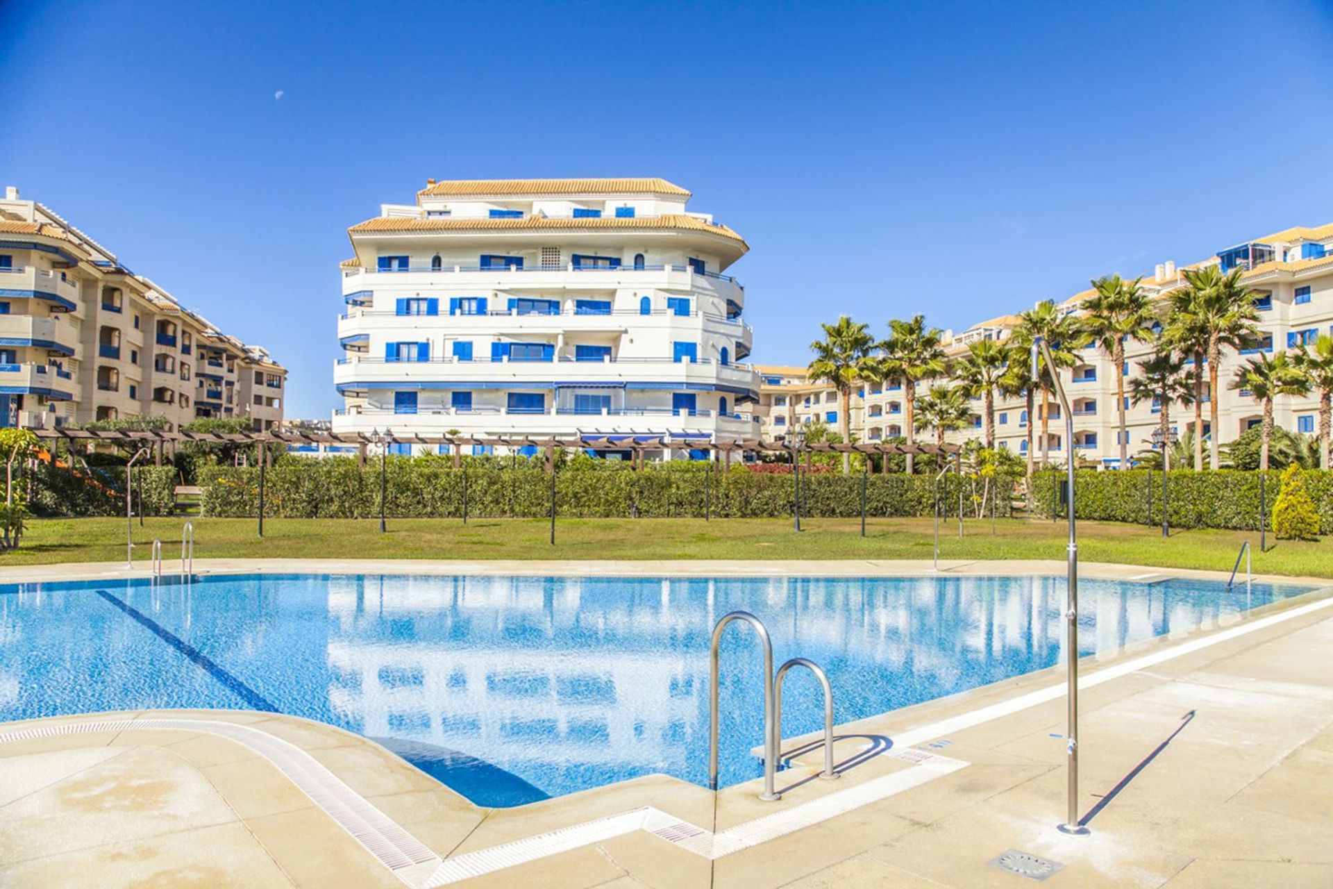 Condominium in San Luis de Sabinillas, Andalusia 12057365