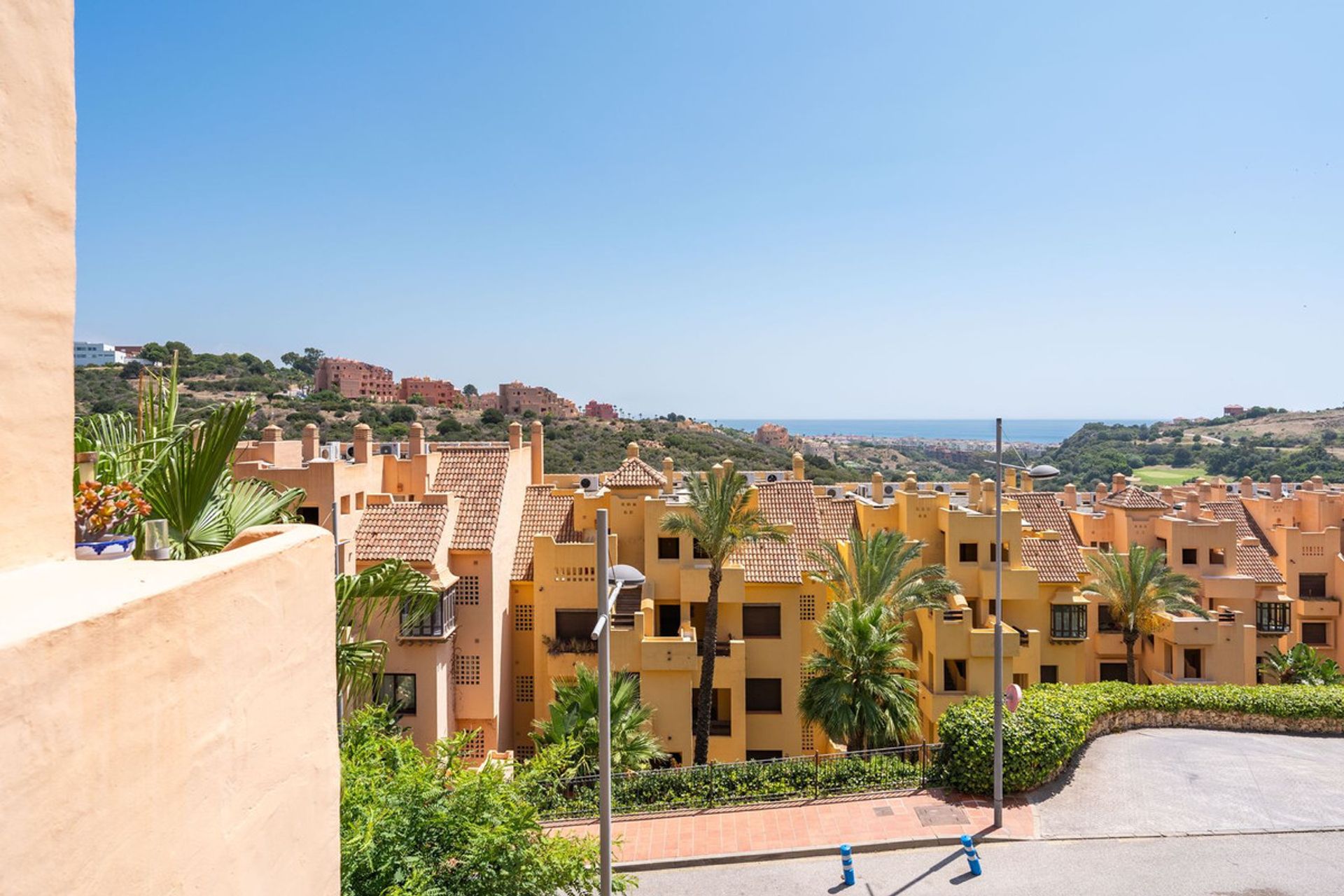 Condominium in Castillo de Sabinillas, Andalusia 12057381