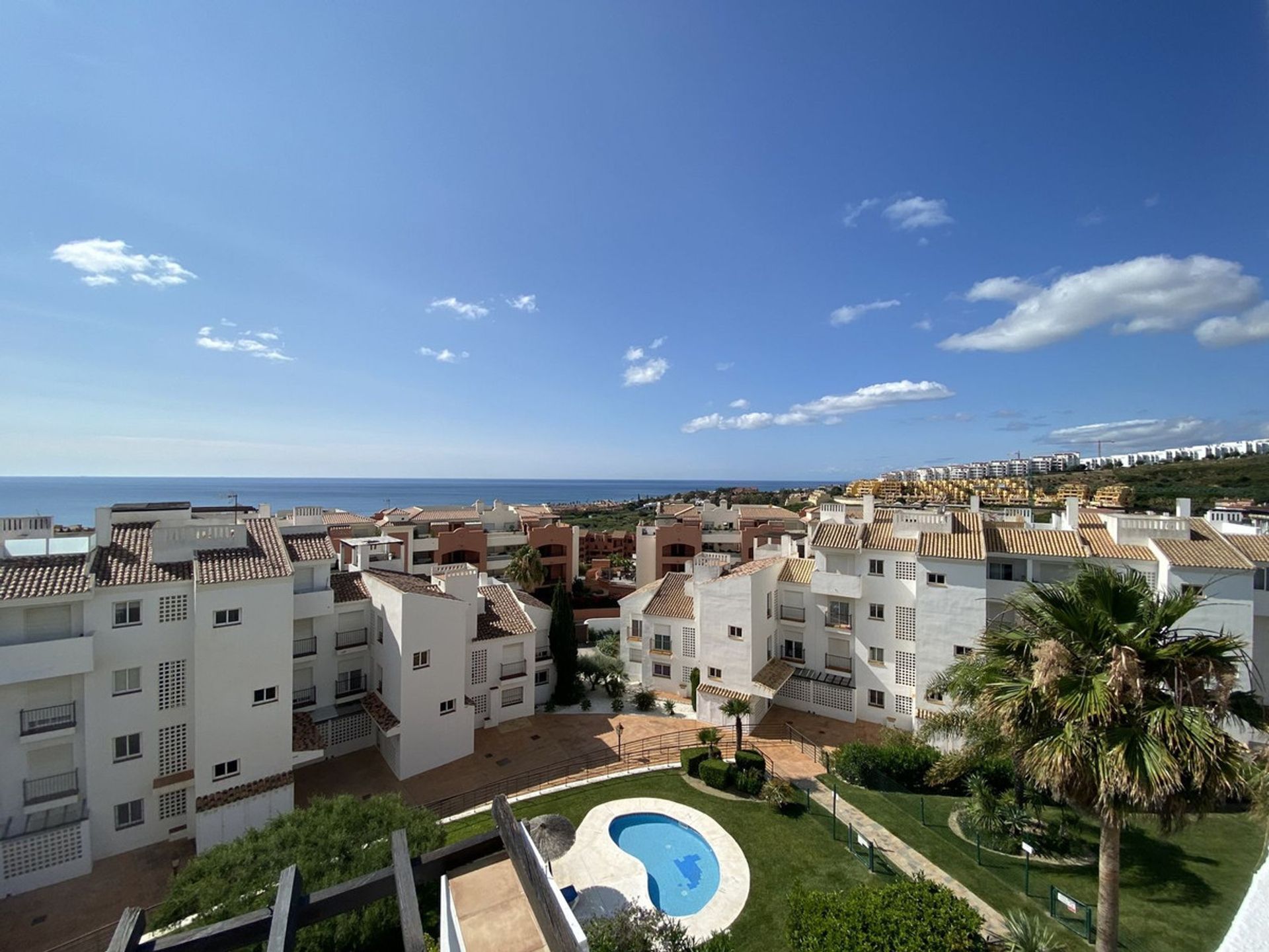 casa en Puerto de la Duquesa, Andalusia 12057410