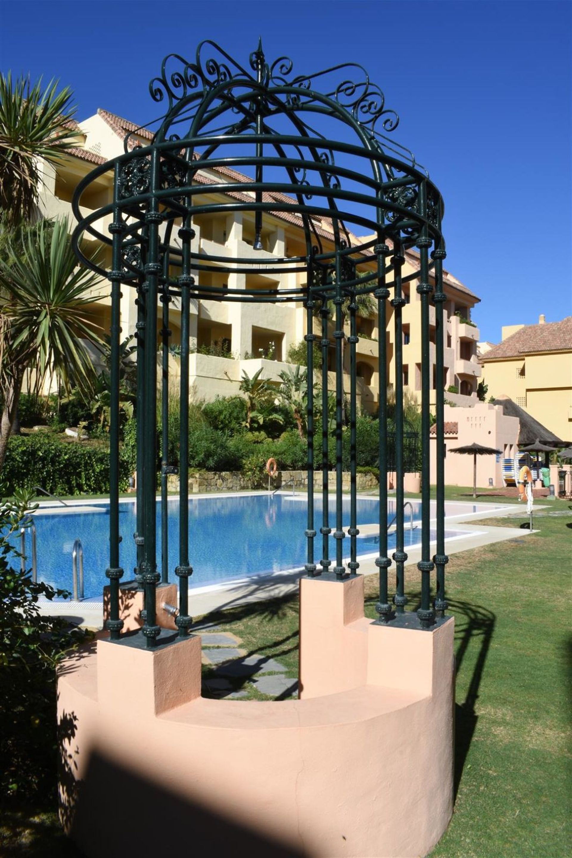 Condominium in Puerto de la Duquesa, Andalusia 12057492