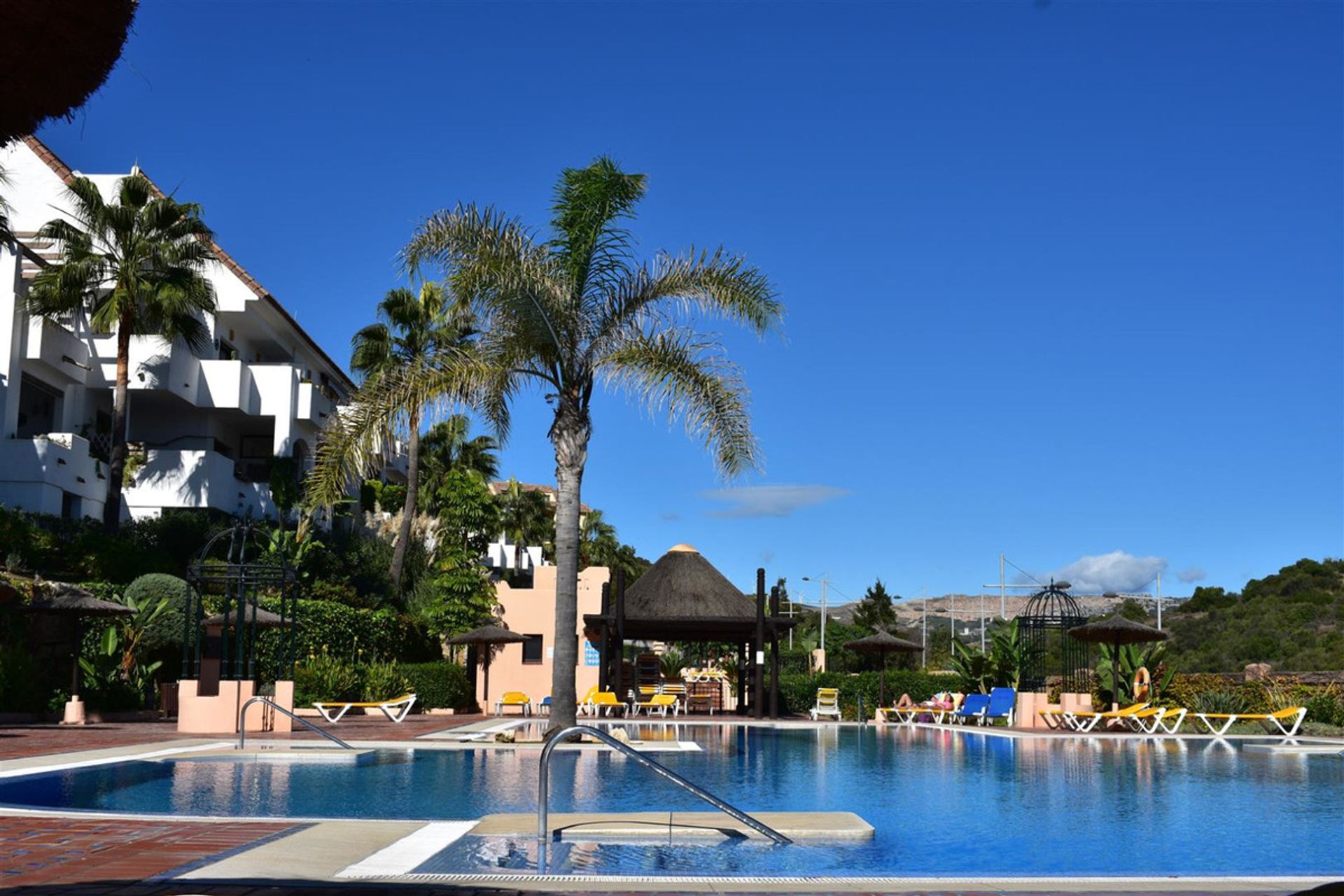 Condominium in Castillo de Sabinillas, Andalusia 12057492