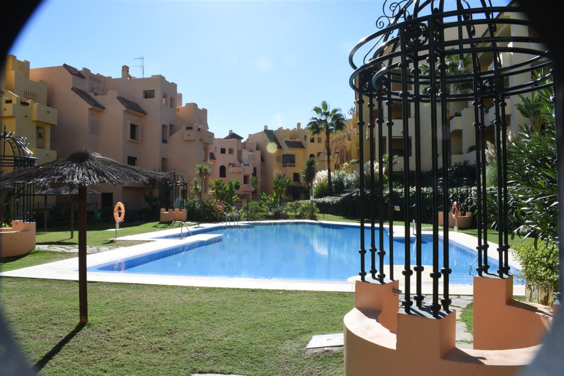 Condominium in Puerto de la Duquesa, Andalusia 12057492