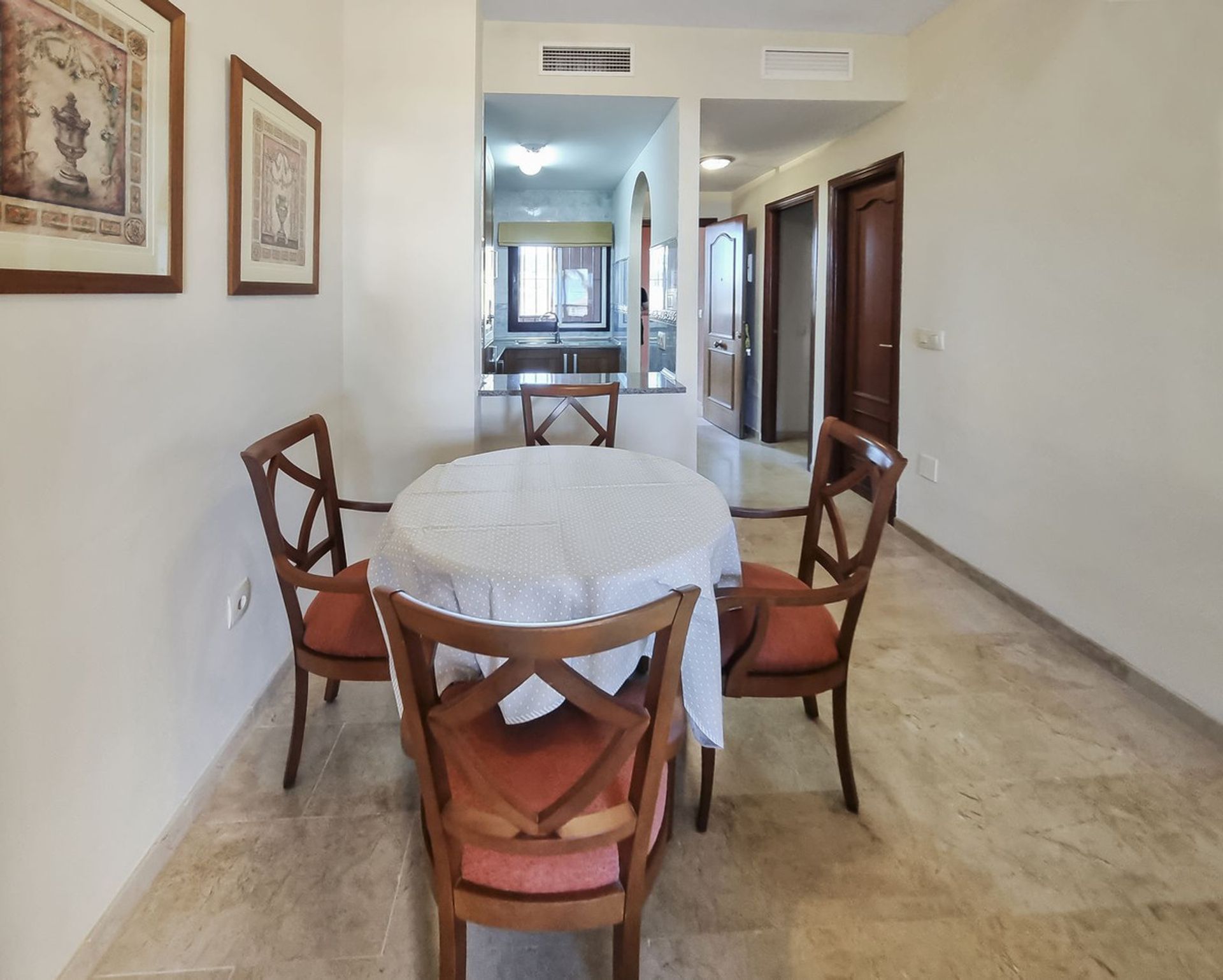 Condominio nel Puerto de la Duquesa, Andalusia 12057502