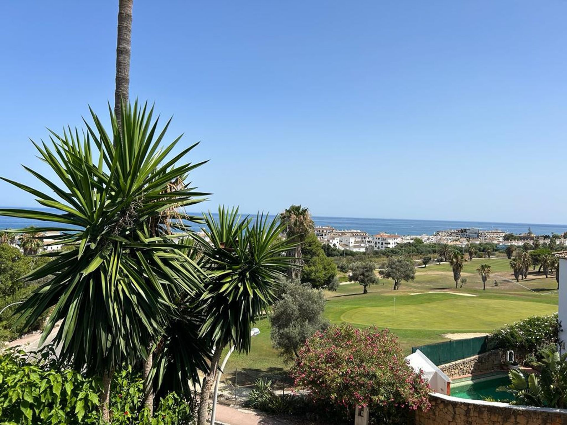 Casa nel Puerto de la Duquesa, Andalusia 12057636