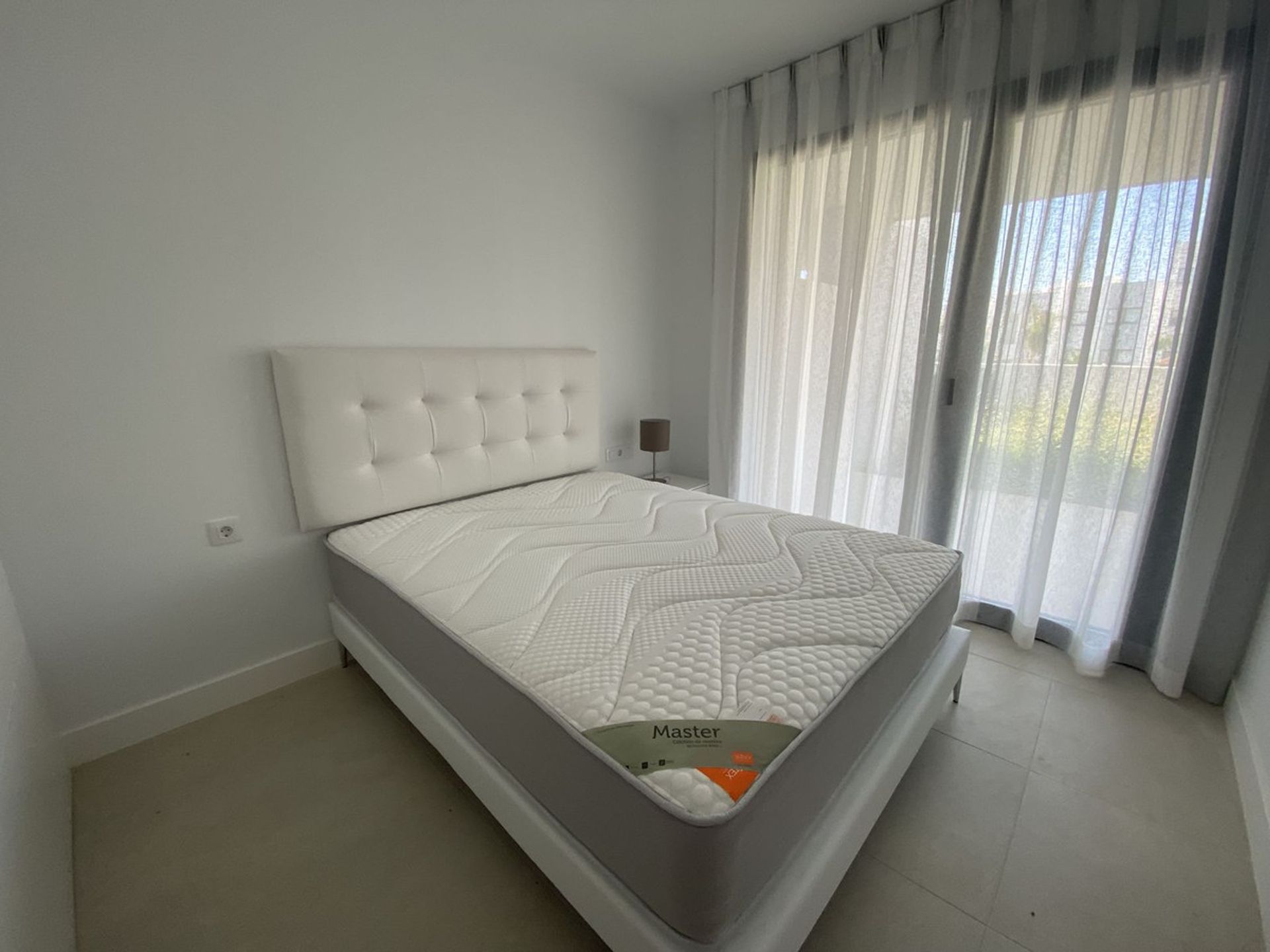 Condominium in Puerto de la Duquesa, Andalusia 12057700