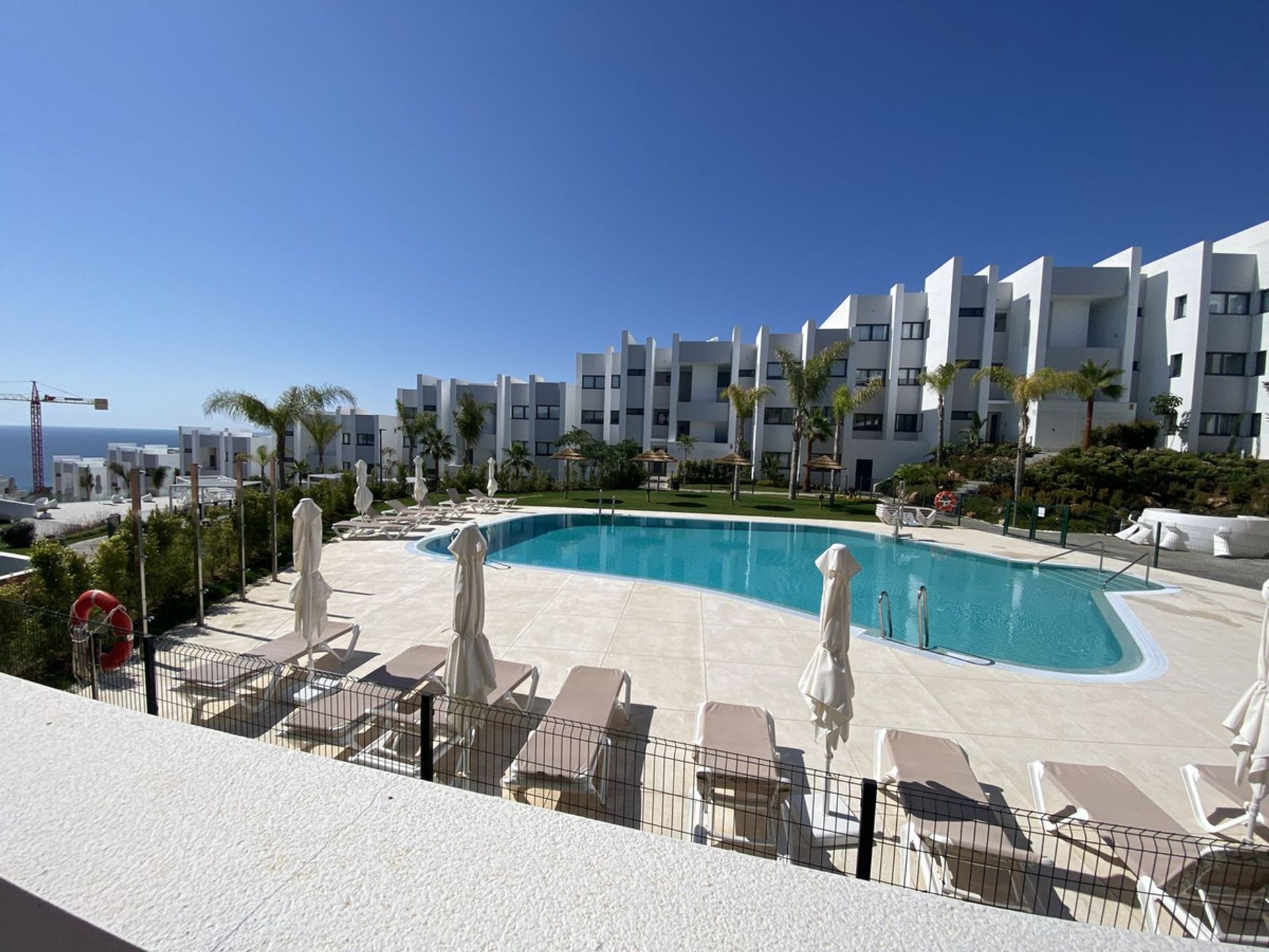 Condominium in Puerto de la Duquesa, Andalusia 12057700