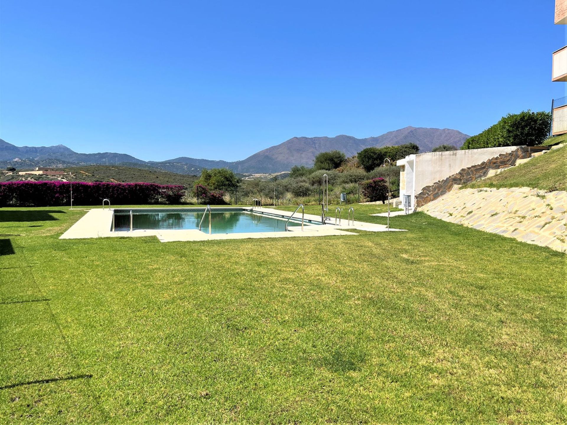 Condominium in Casares, Andalusia 12057740