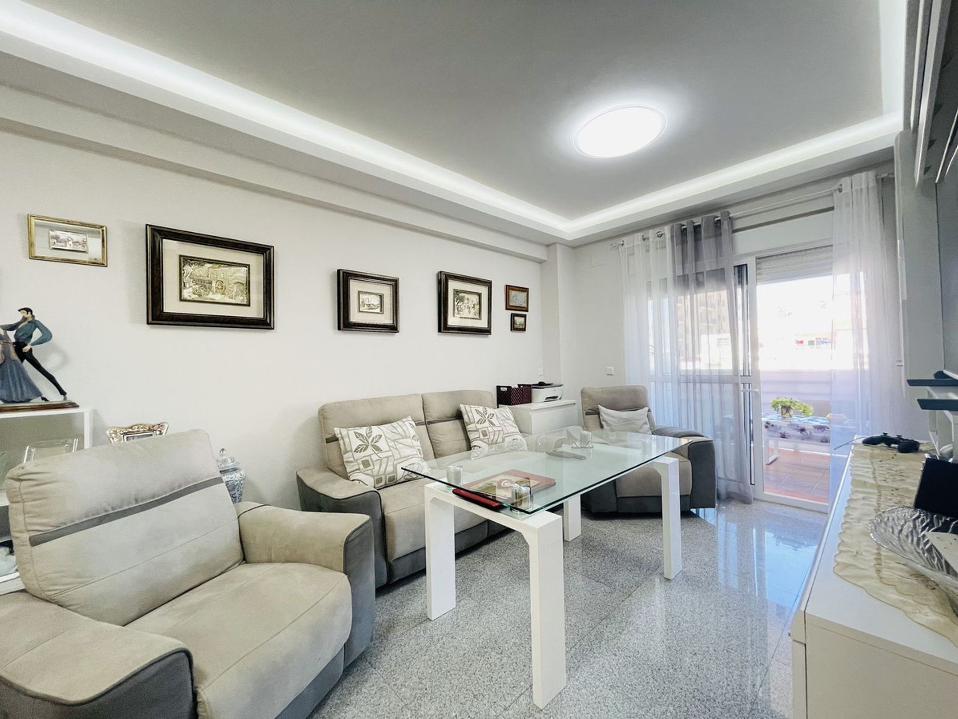 Condominium in San Luis de Sabinillas, Andalusië 12057748