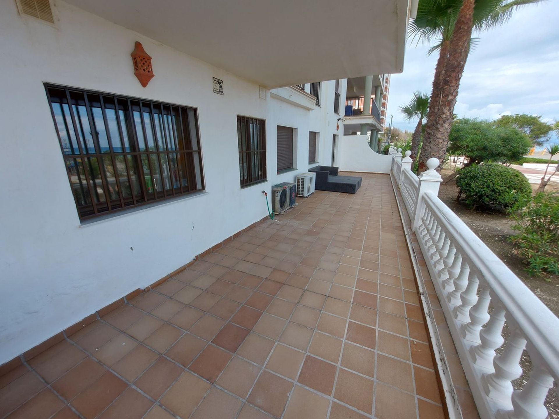 Condominium in Puerto de la Duquesa, Andalusia 12058097