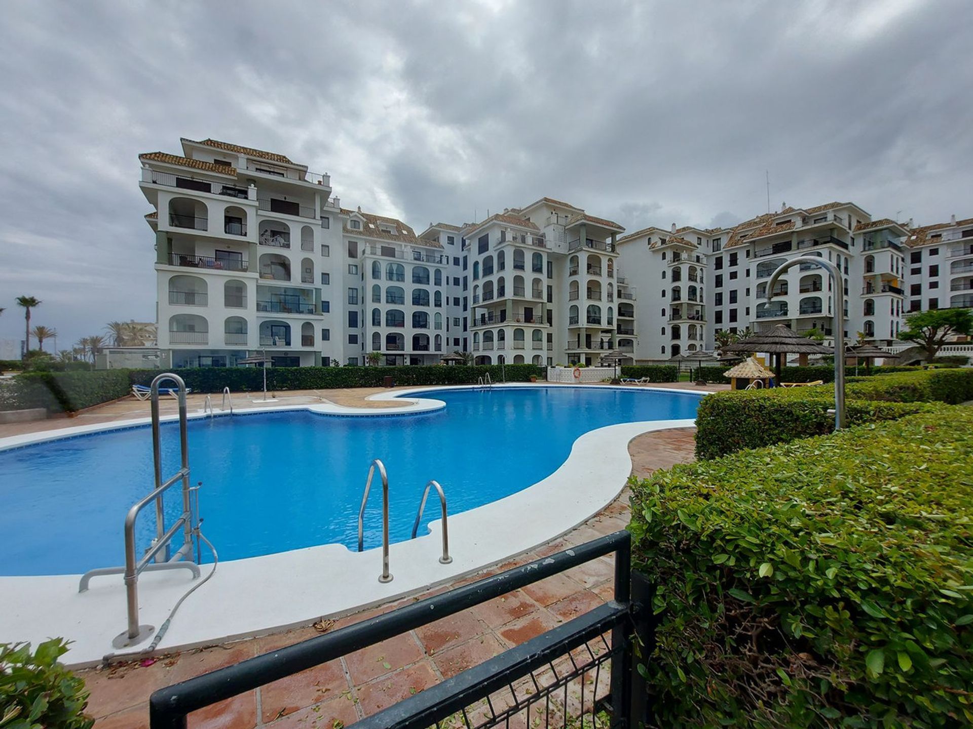 Condominium in Puerto de la Duquesa, Andalusia 12058097