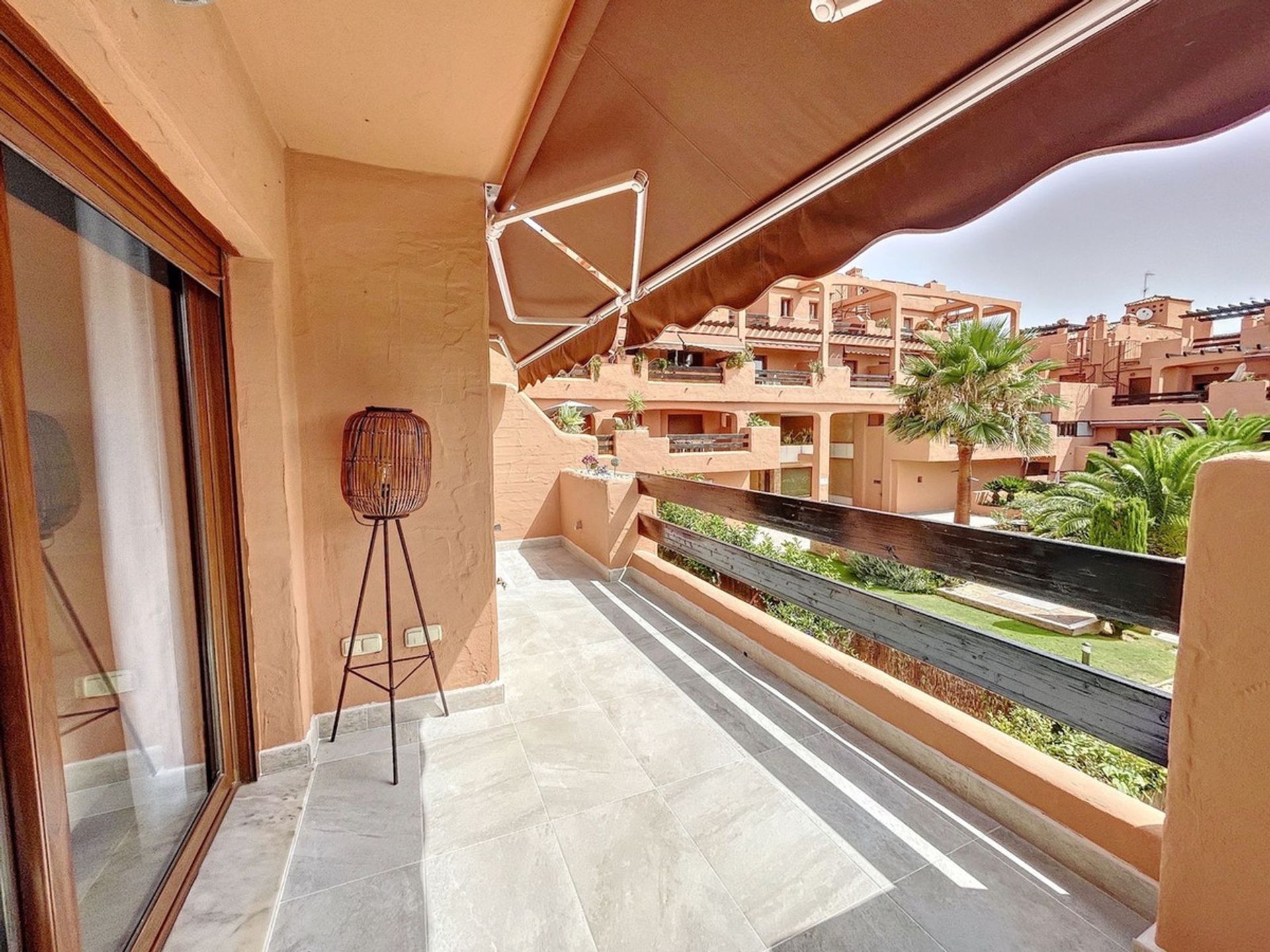 Condominium in Estepona, Andalucía 12058111