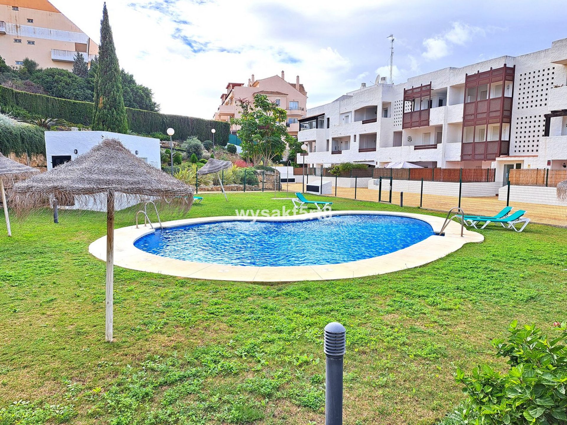 Condominium dans Puerto de la Duquesa, Andalusia 12058165