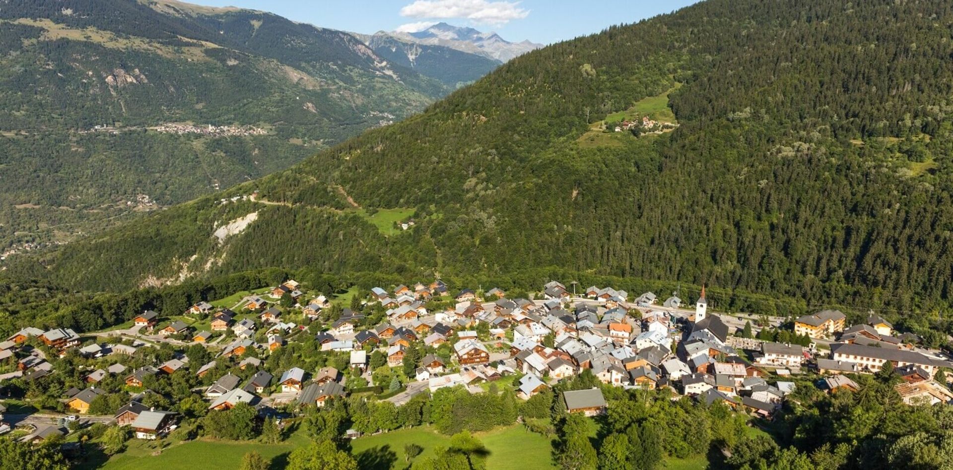 Condominium in Les Allues, Auvergne-Rhône-Alpes 12059705