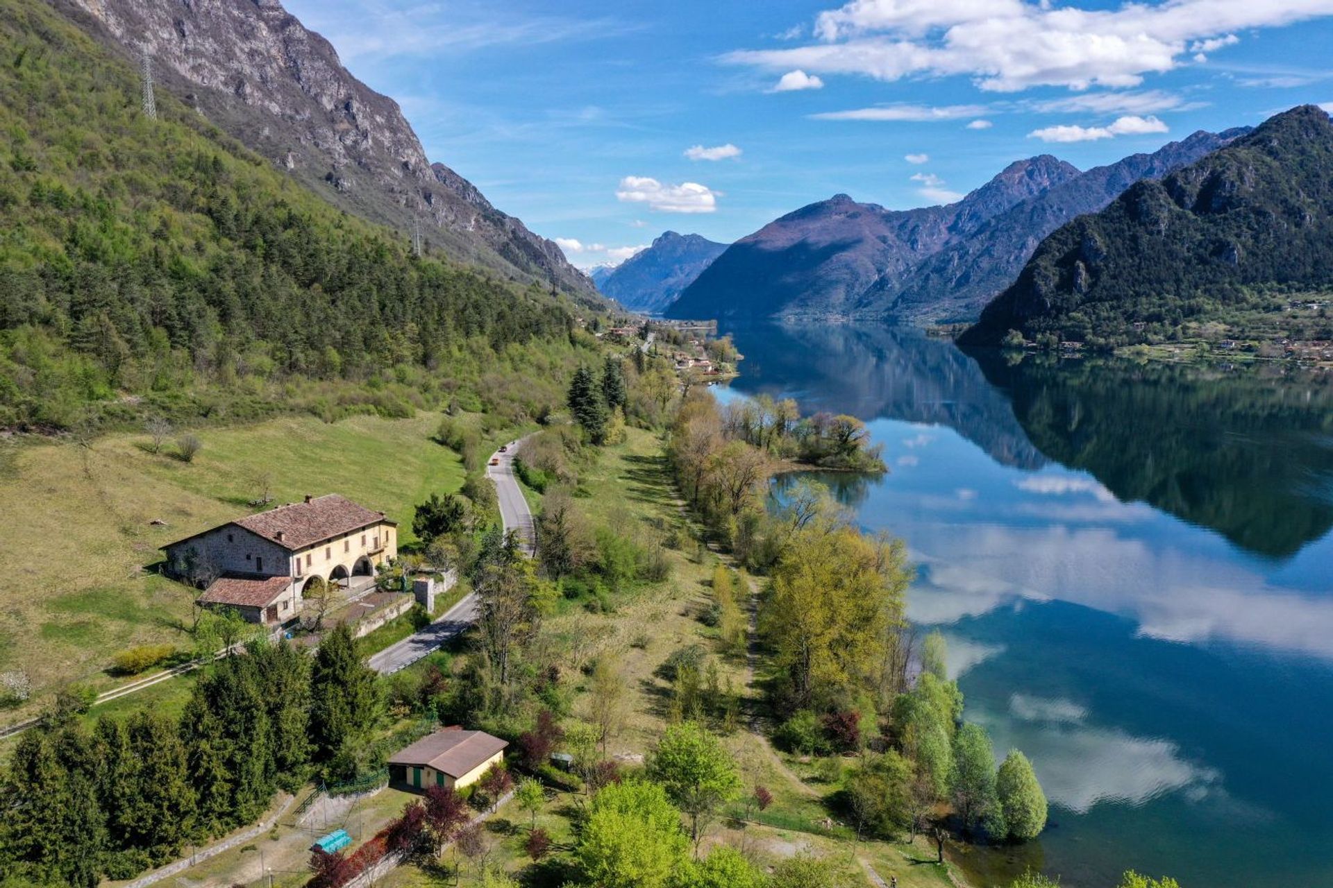 Talo sisään Crone, Lombardia 12060198