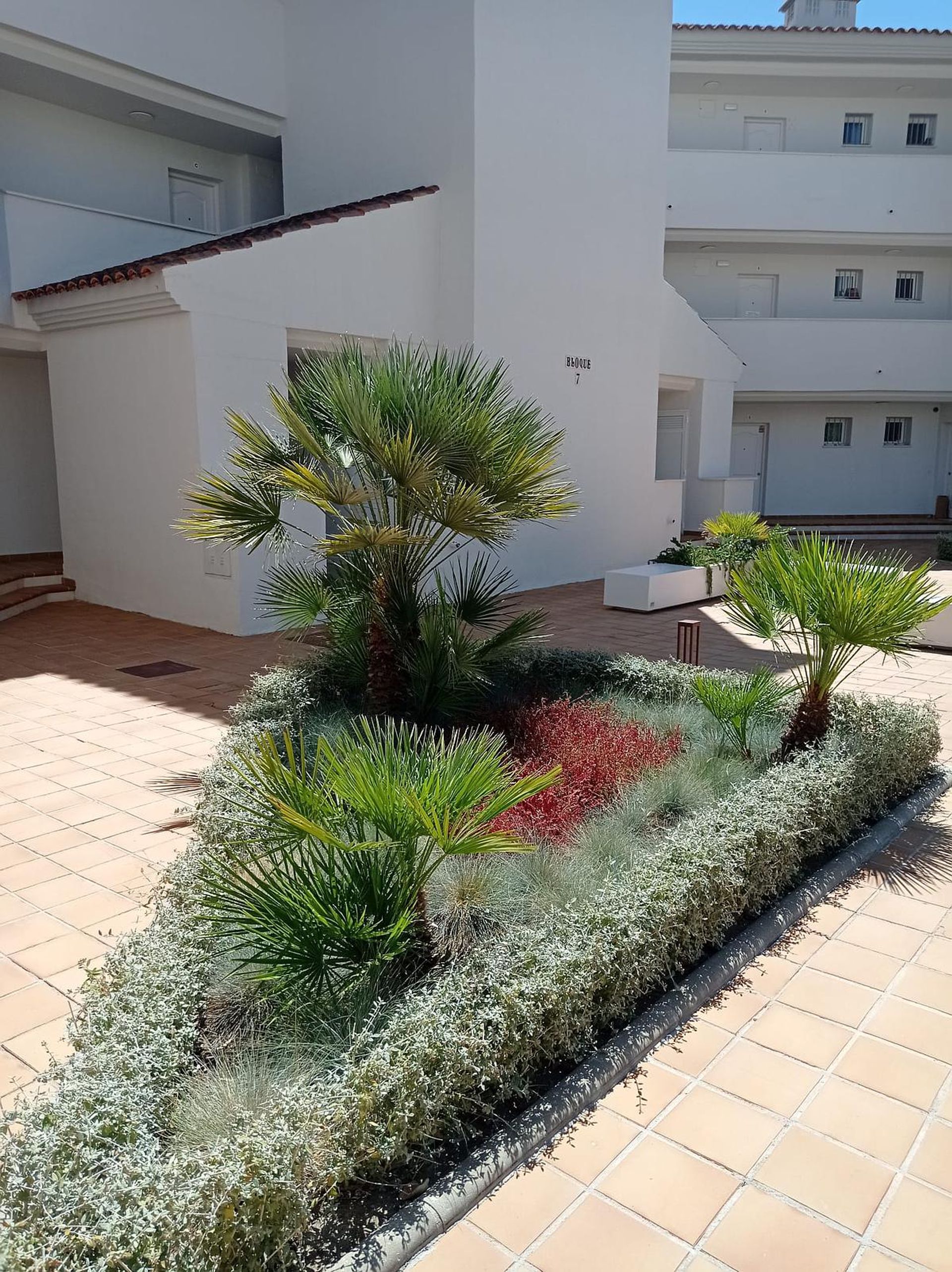 Condominium in Puerto de la Duquesa, Andalusia 12060649