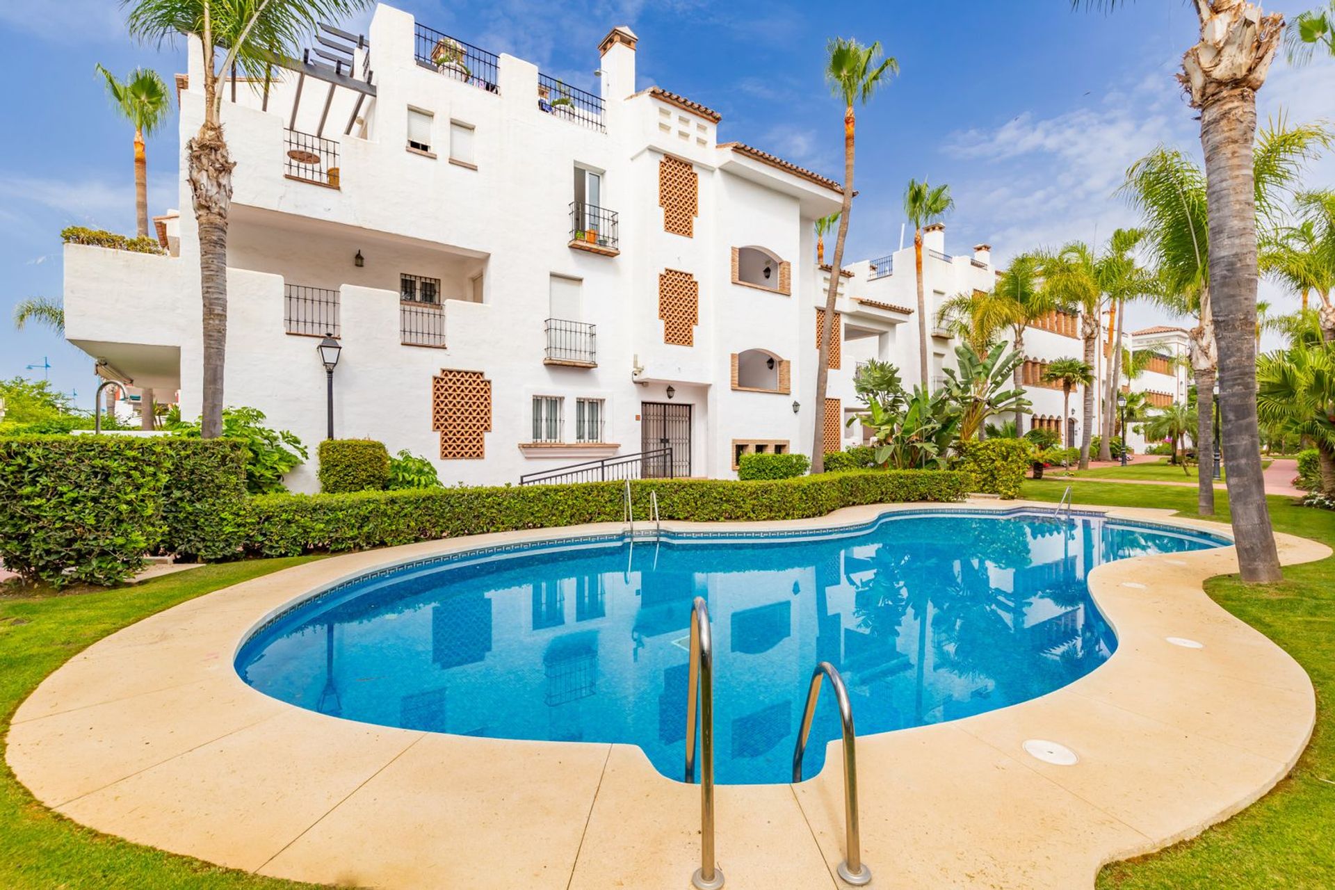 Condominio nel San Pedro de Alcantara, Andalusia 12061937