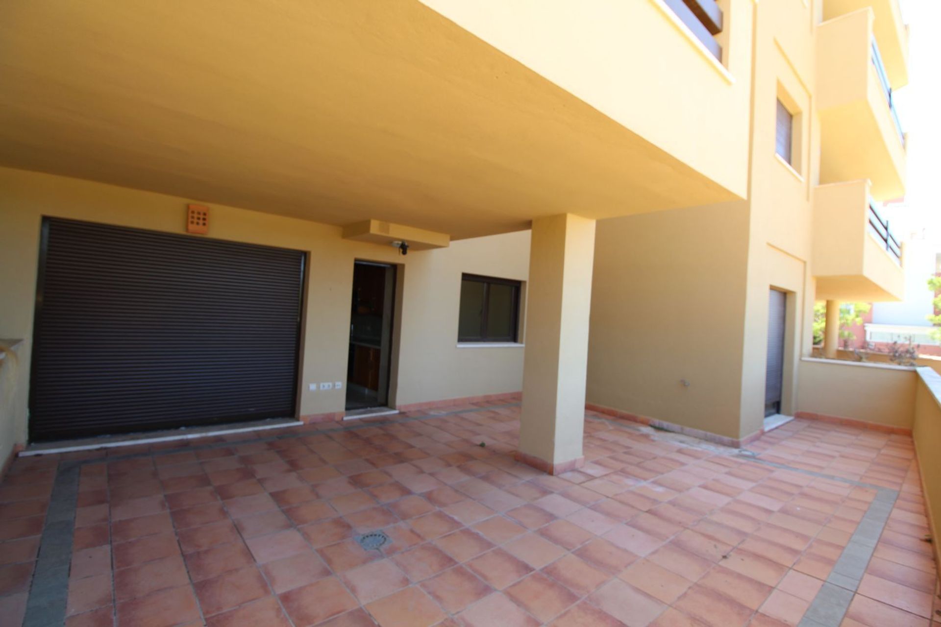 Condominium in San Roque, Andalucía 12063305