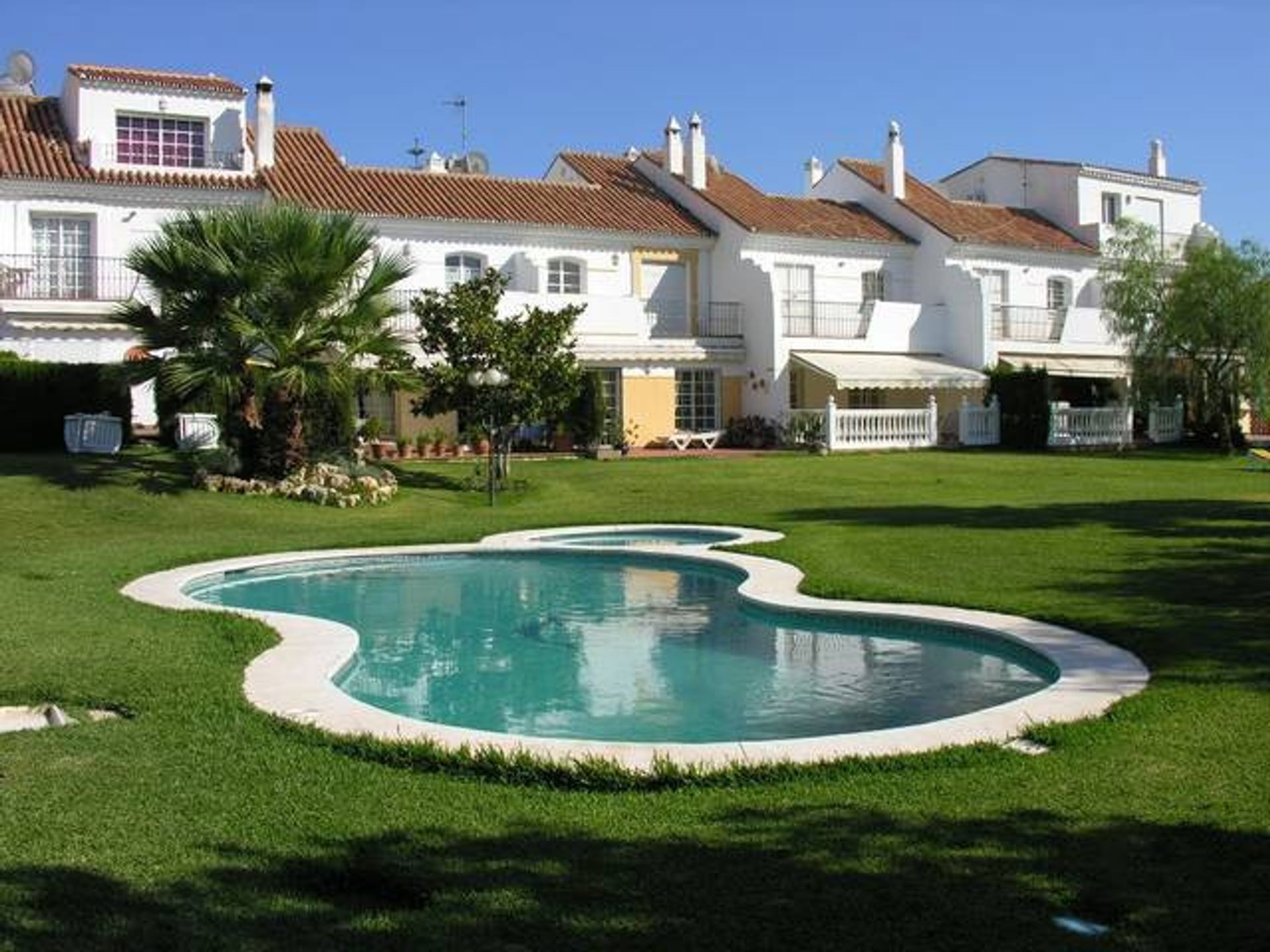 Condominio nel Estepona, Andalusia 12064642