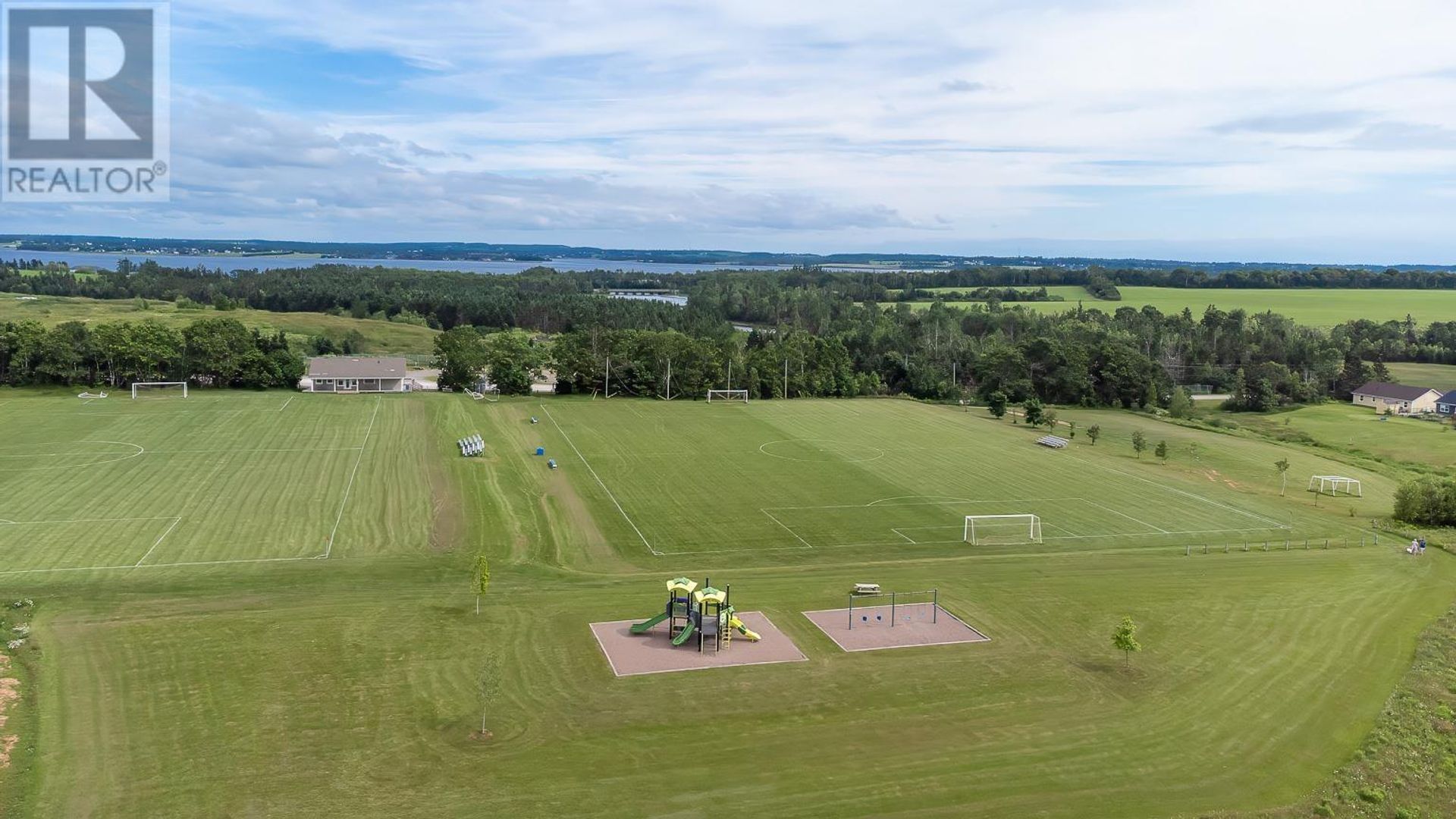 casa no Charlottetown, Prince Edward Island 12065666