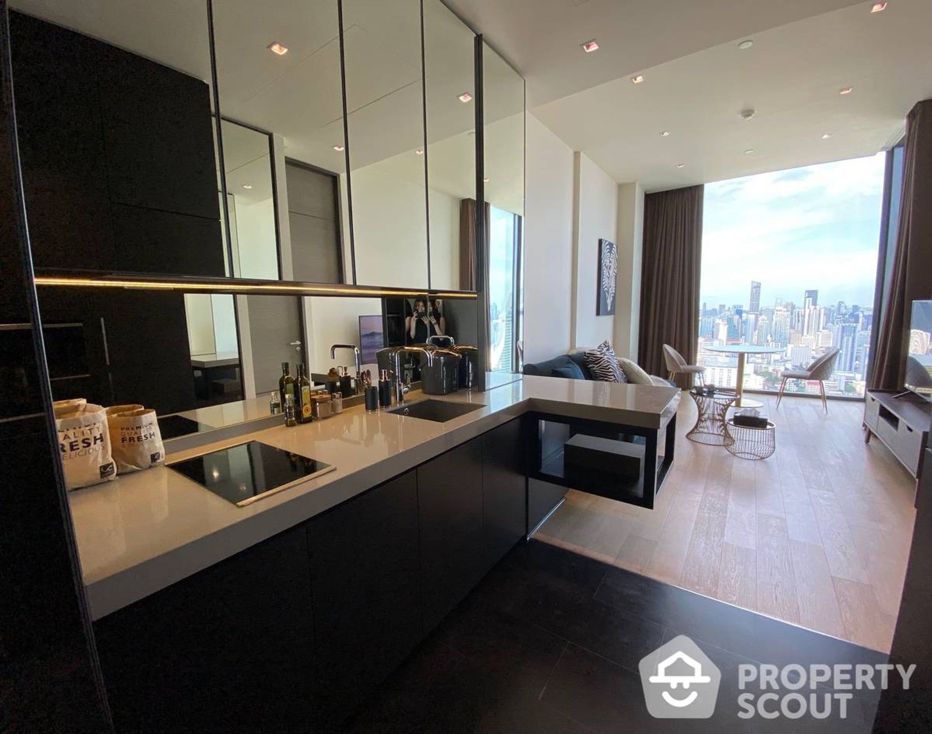 Condominium in , Krung Thep Maha Nakhon 12066980