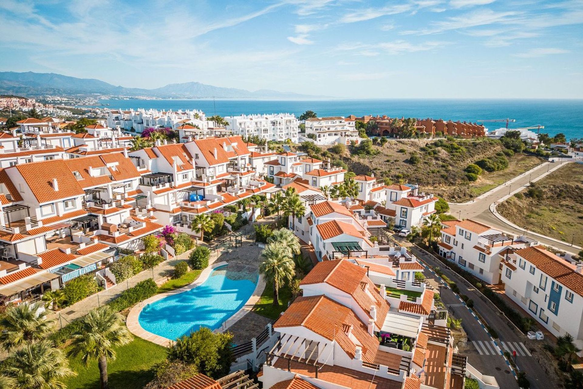 Condominium in Puerto de la Duquesa, Andalusia 12068132