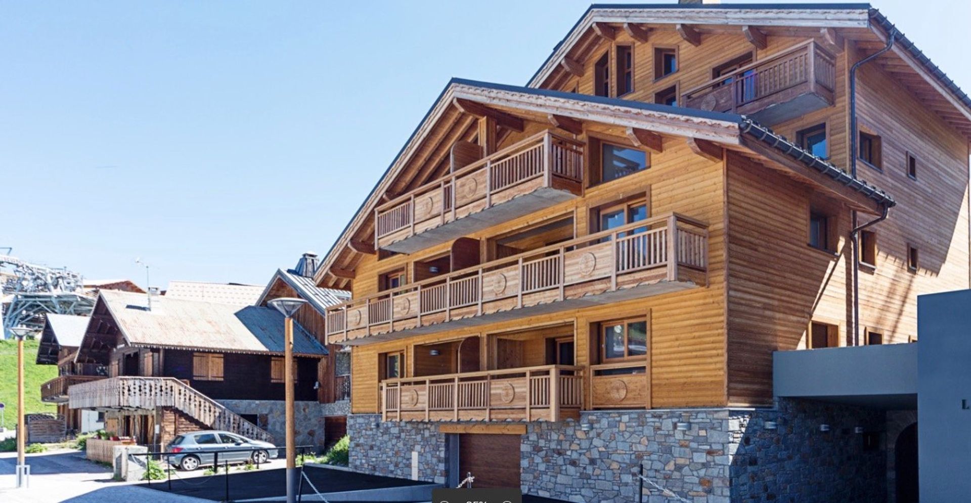 Condominium in Huez, Auvergne-Rhône-Alpes 12069364