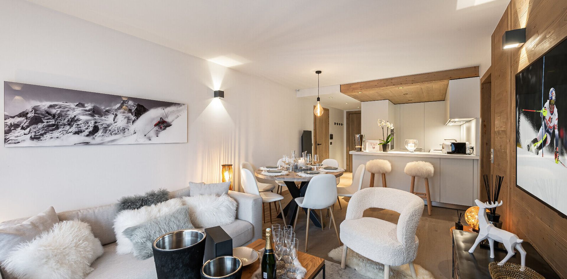 Condominium in Courchevel, Auvergne-Rhône-Alpes 12069521