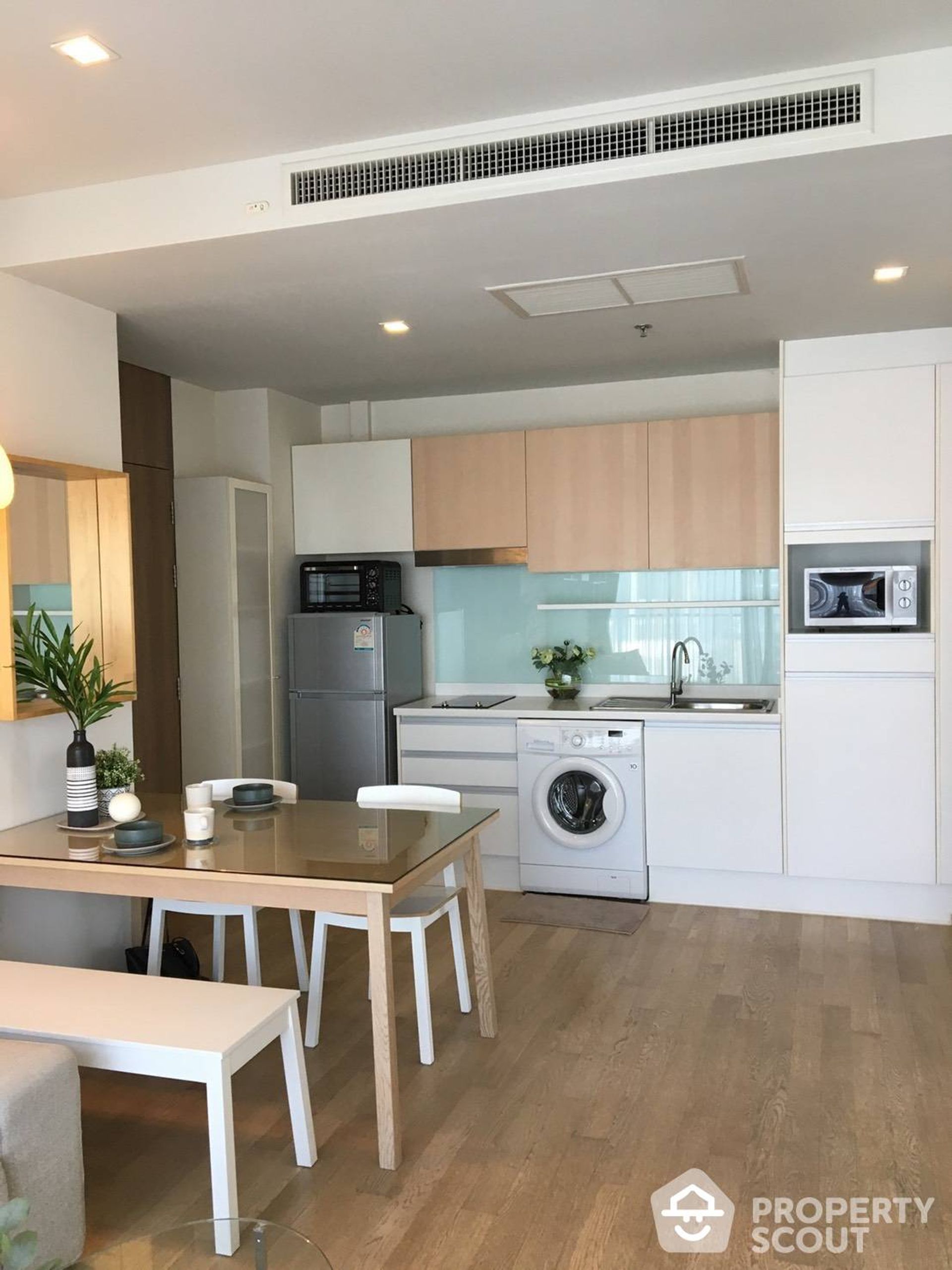 Condominio en Khlong Toei, Krung Thep Maha Nakhon 12070560